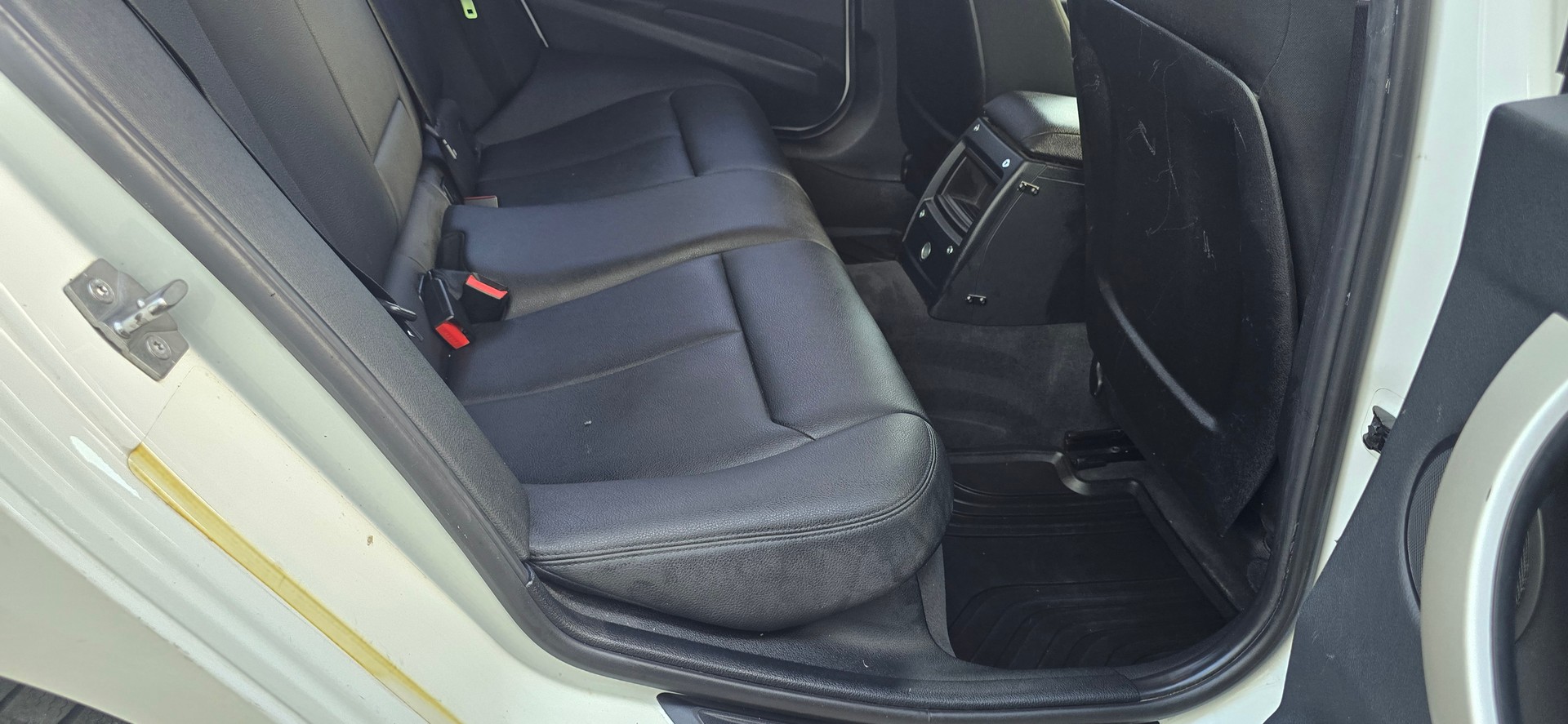 BMW 320d xDrive Touring Steptronic-image-12
