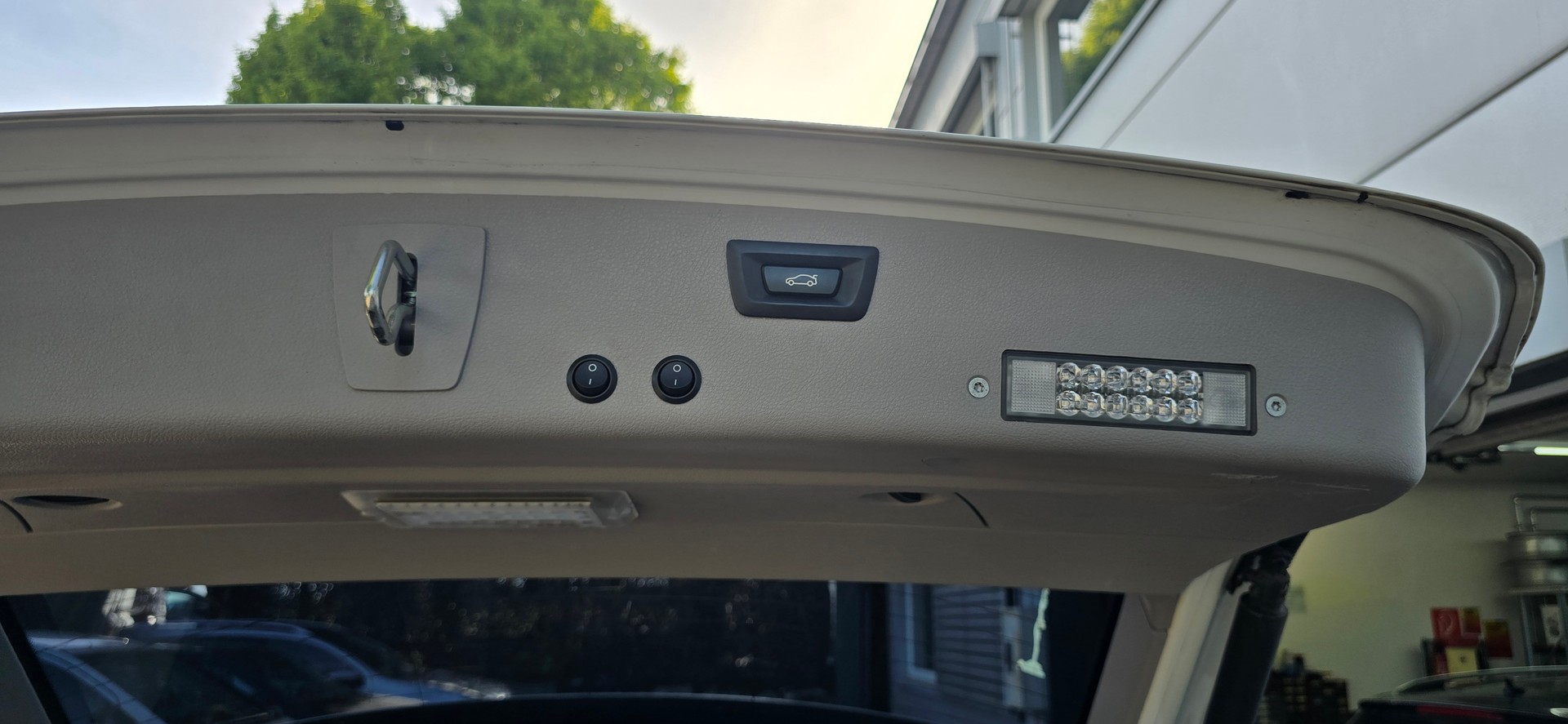 BMW 320d xDrive Touring Steptronic-image-13