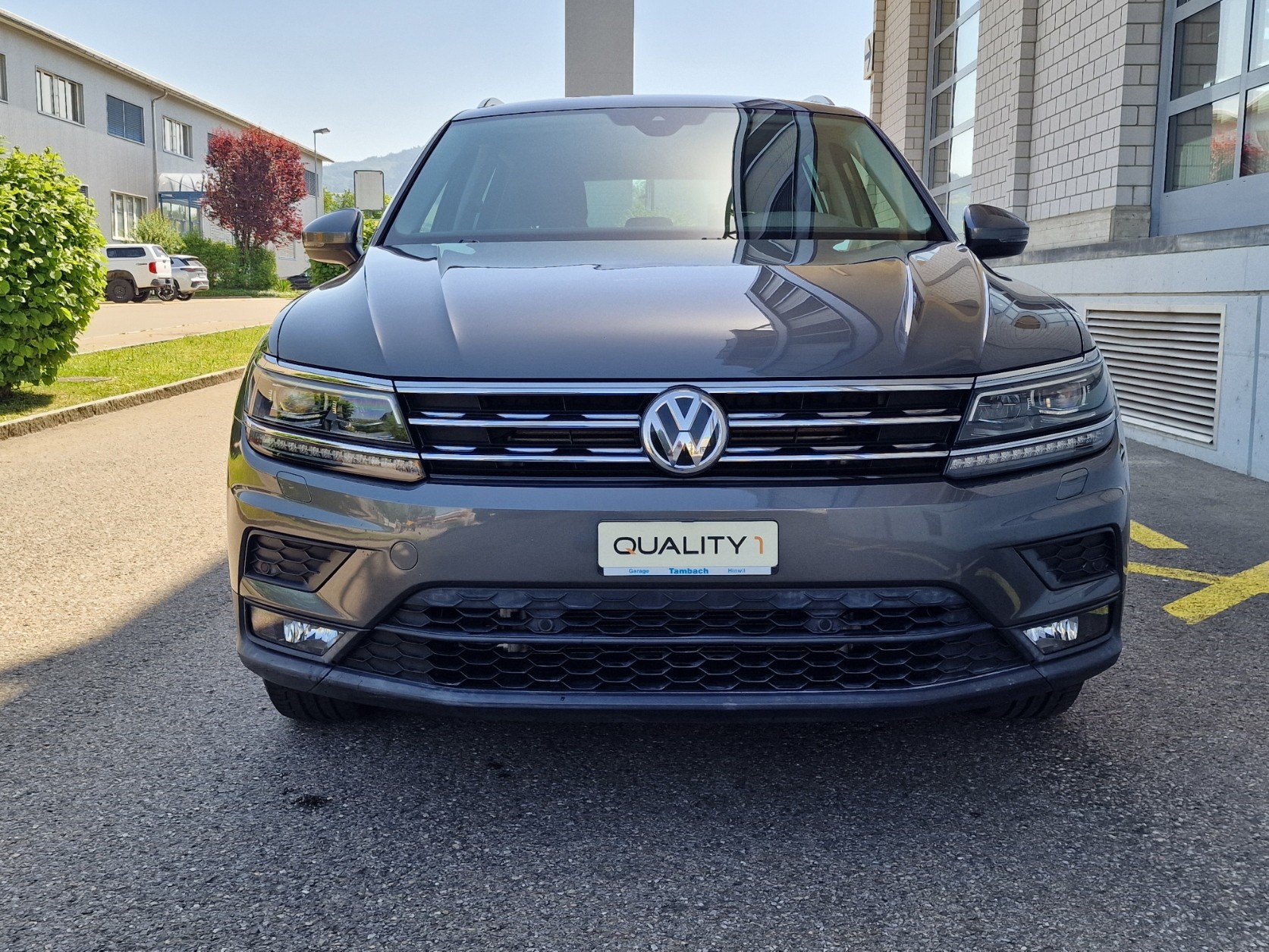 VW Tiguan 2.0TSI Sound 4Motion-image-2