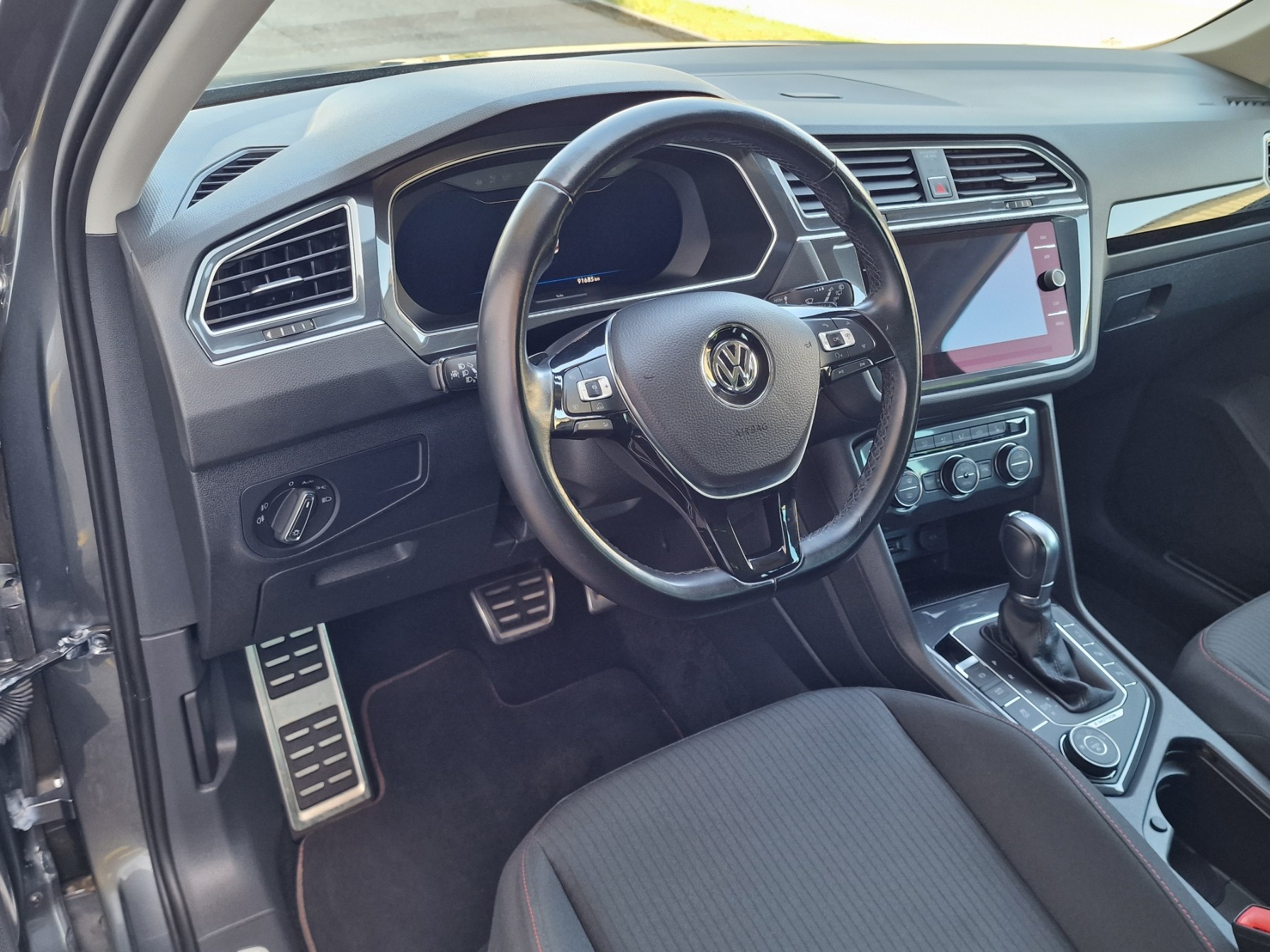 VW Tiguan 2.0TSI Sound 4Motion-image-8