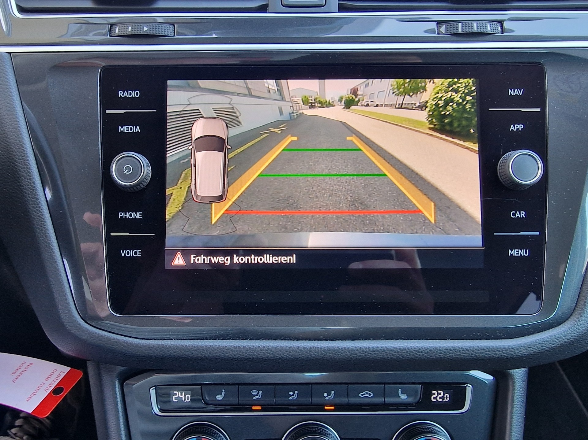 VW Tiguan 2.0TSI Sound 4Motion-image-12