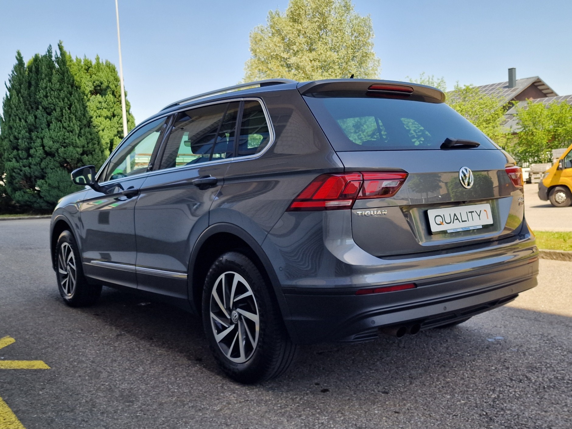 VW Tiguan 2.0TSI Sound 4Motion-image-5