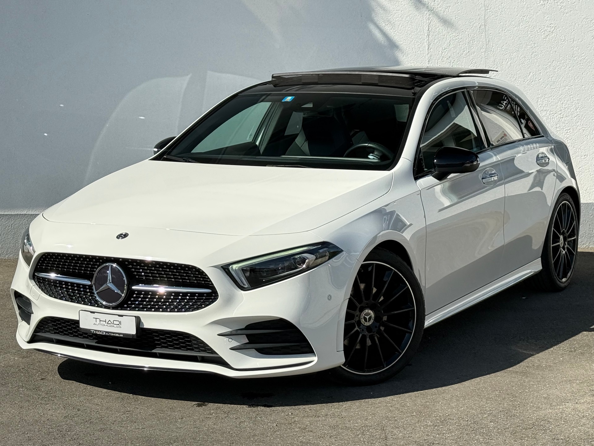 MERCEDES-BENZ A 200 AMG Line 7G-DCT-showroom-element-2