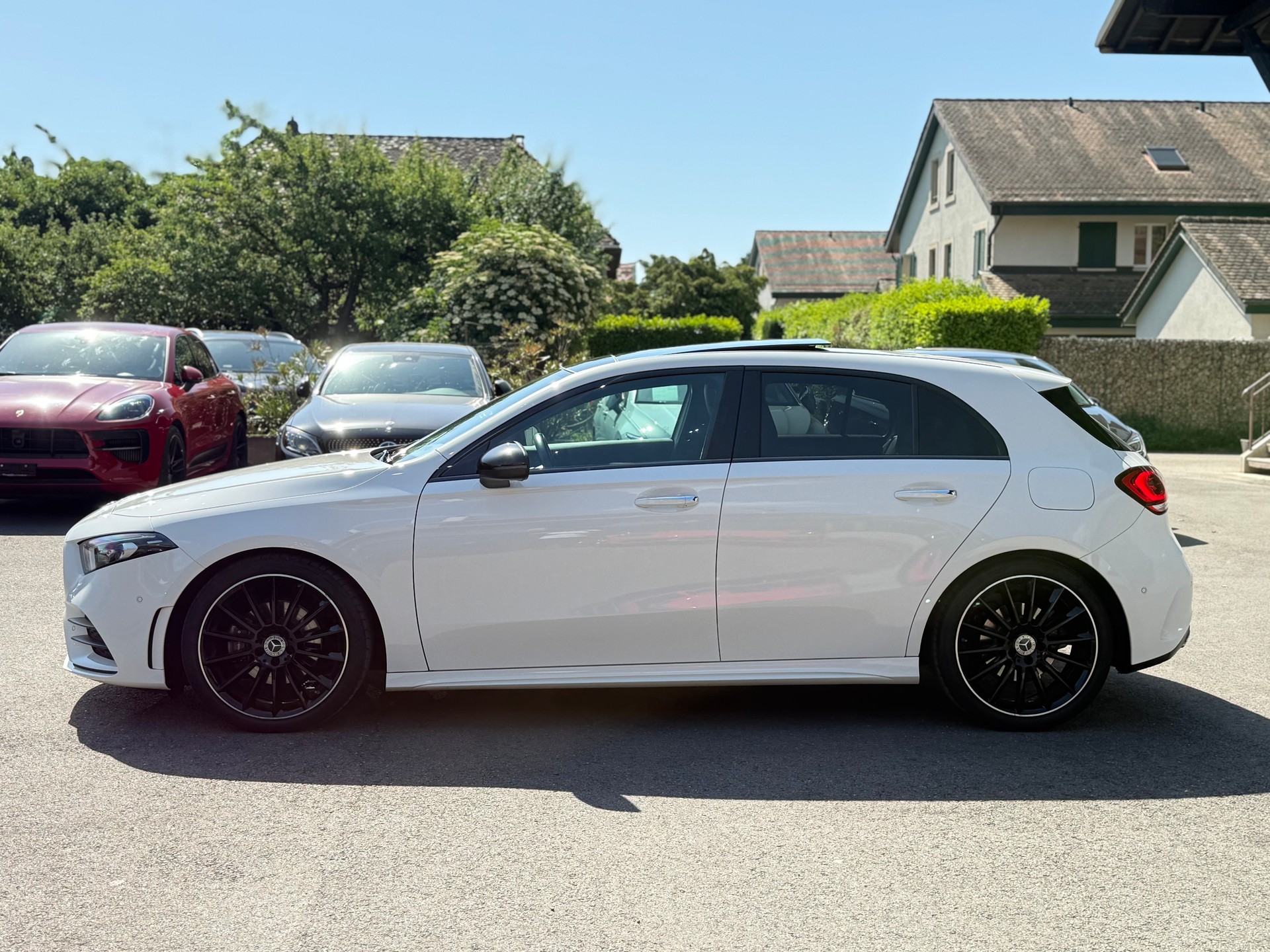 MERCEDES-BENZ A 200 AMG Line 7G-DCT-image-13