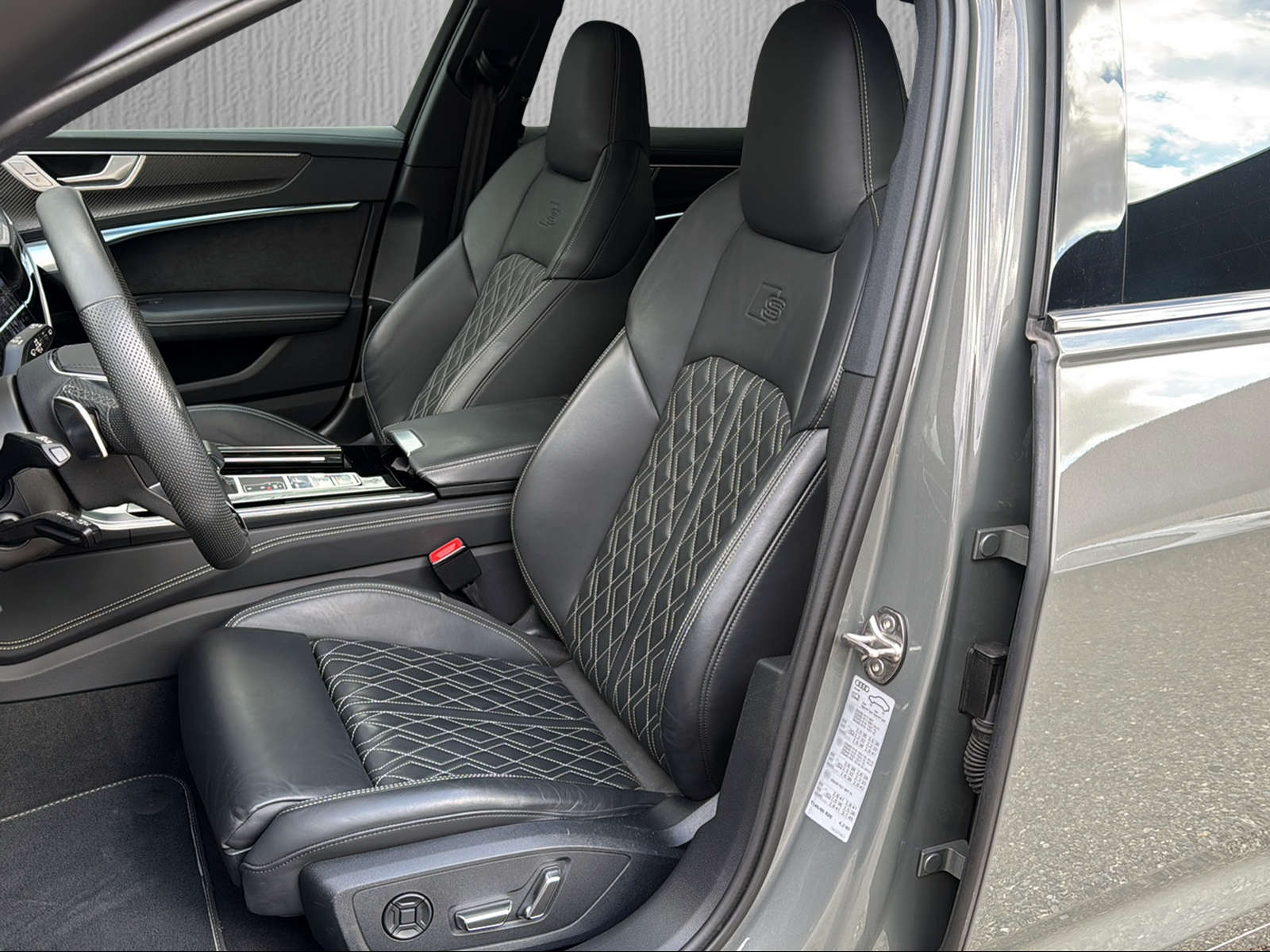 AUDI A6 Avant 45 TFSI S line quattro*Anhängerkupplung*Panoramadach*S Sportsitze Plus v.*-image-7
