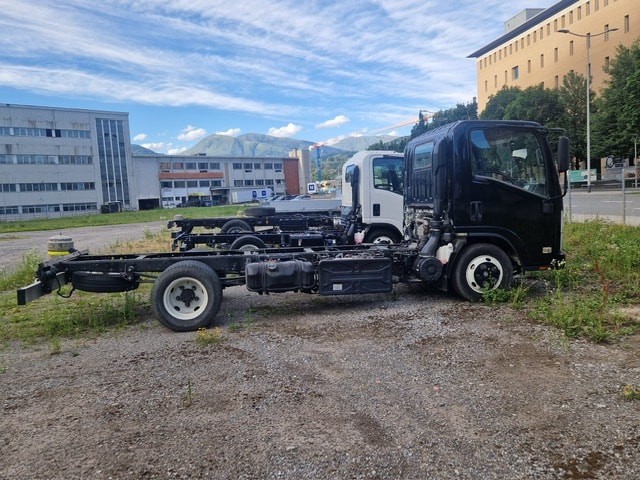 ISUZU NMR 85 - M 50 H - Cabina- Telaio - Gancio di Traino KG. 3500-image-2