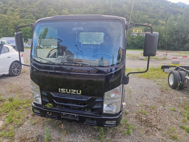 ISUZU NMR 85 - M 50 H - Cabina- Telaio - Gancio di Traino KG. 3500-image-1