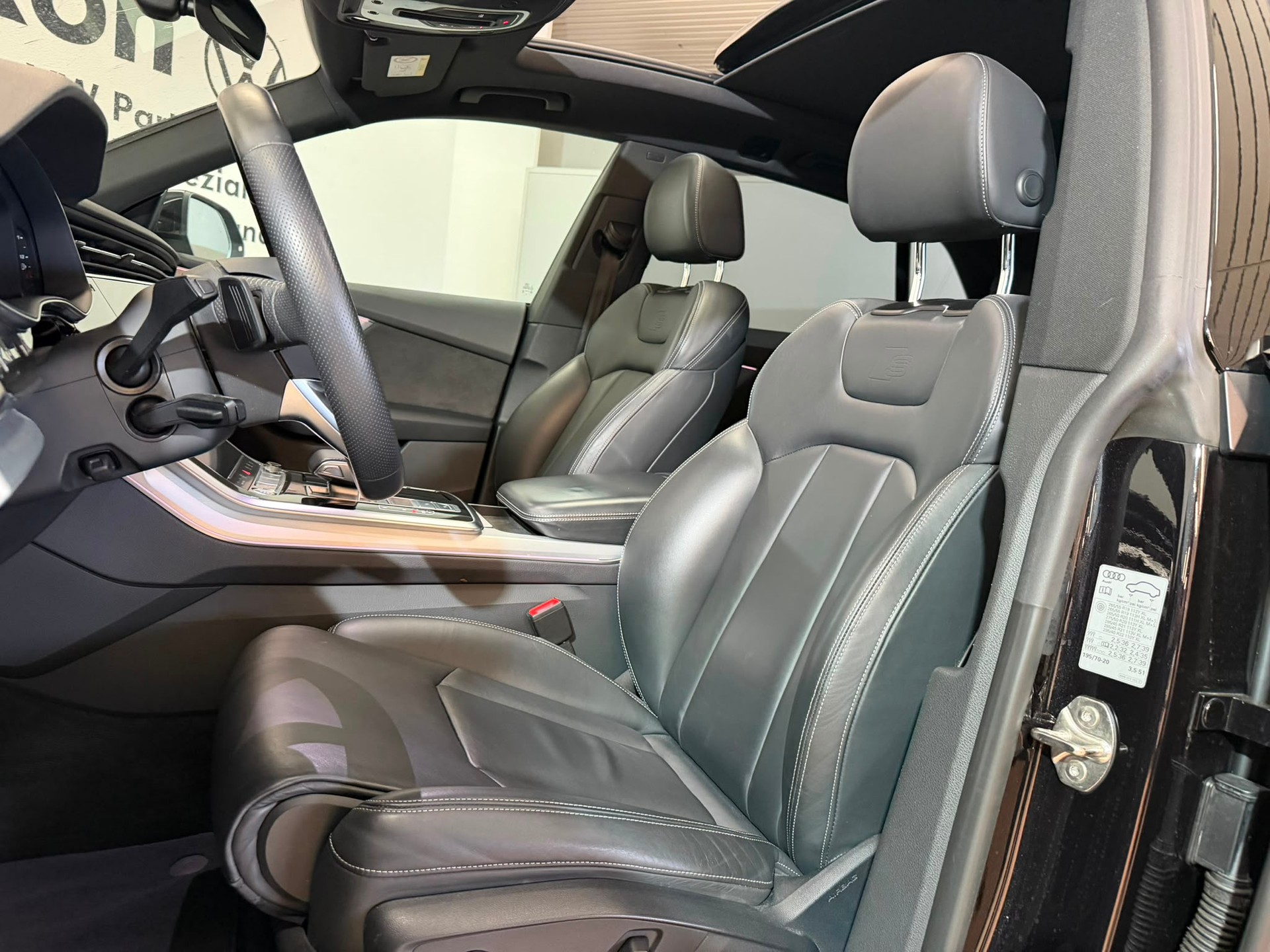 AUDI Q8 50 TDI S-Line quattro tiptronic-image-8