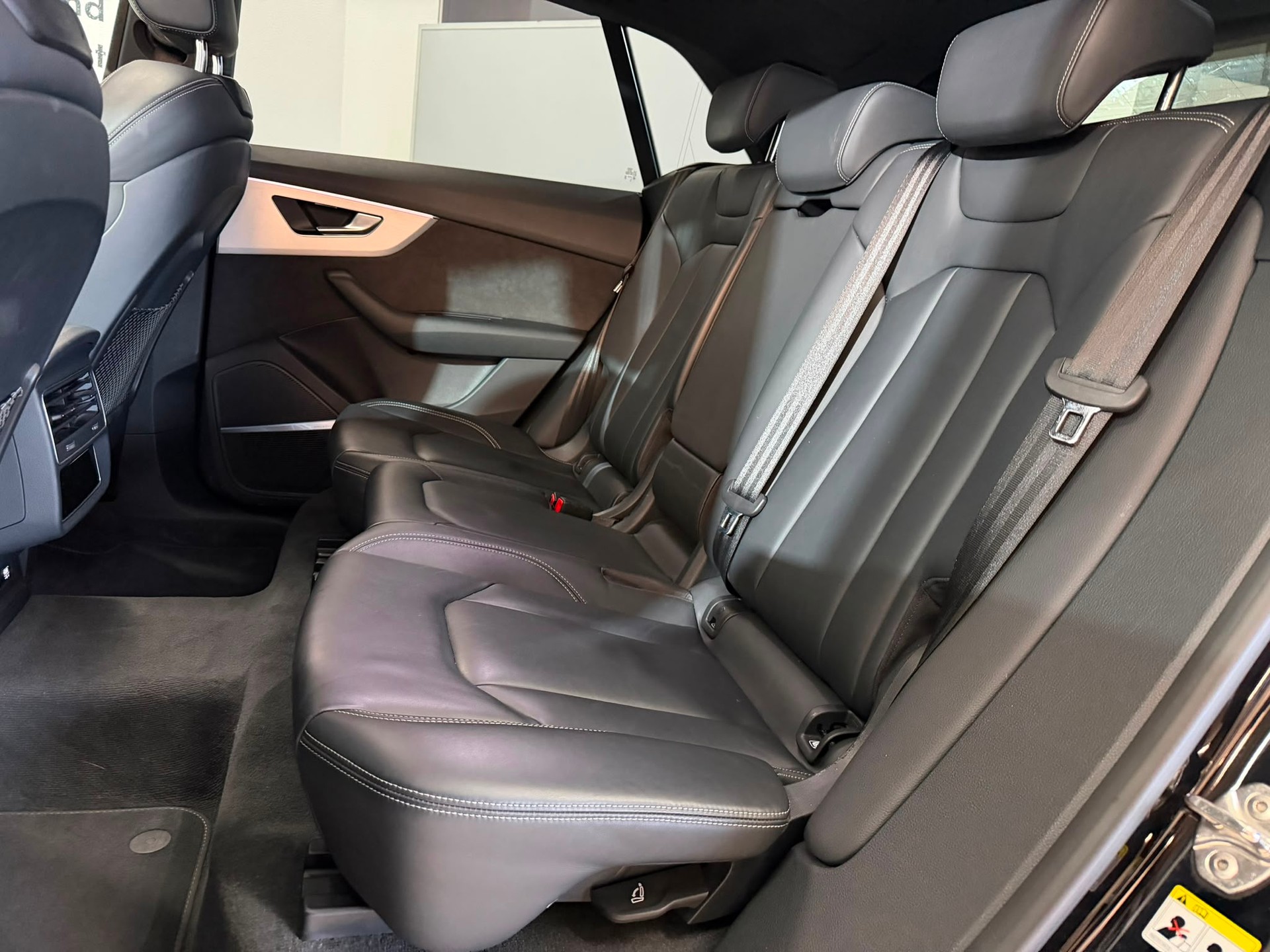 AUDI Q8 50 TDI S-Line quattro tiptronic-image-9