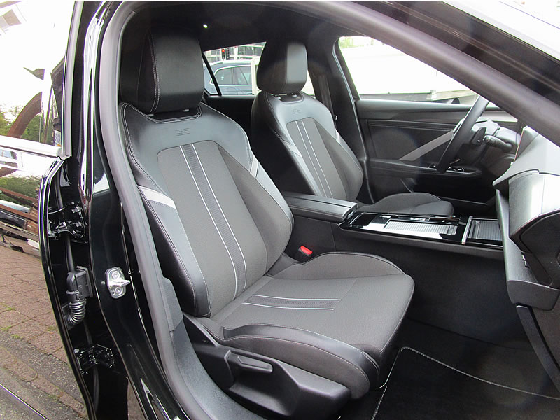 OPEL Astra Sports Tourer 1.6 PHEV Turbo GS A-image-15