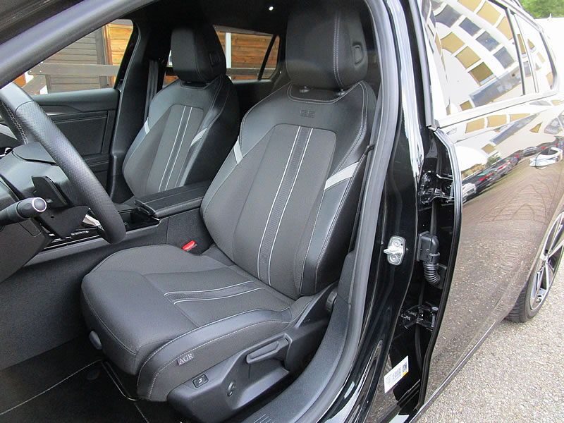 OPEL Astra Sports Tourer 1.6 PHEV Turbo GS A-image-17