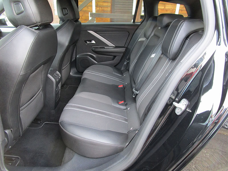 OPEL Astra Sports Tourer 1.6 PHEV Turbo GS A-image-7