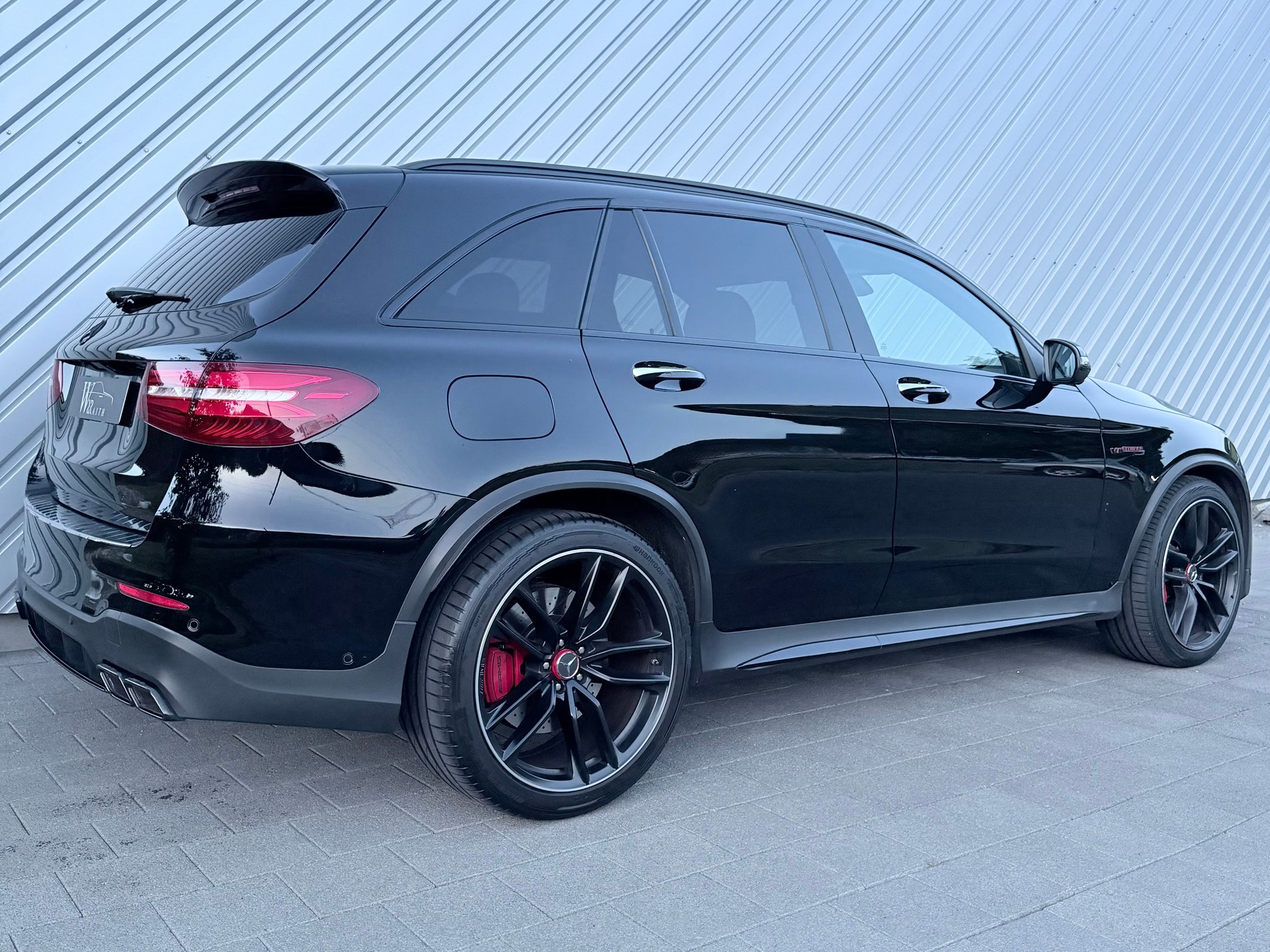 MERCEDES-BENZ GLC 63 S AMG 4Matic+ 9G-Tronic-showroom-element-2