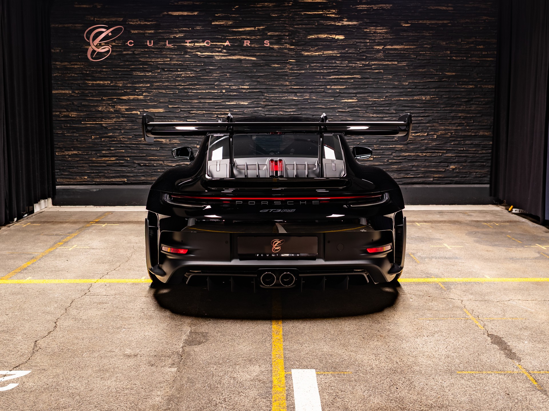 PORSCHE 911 GT3 RS-showroom-element-3