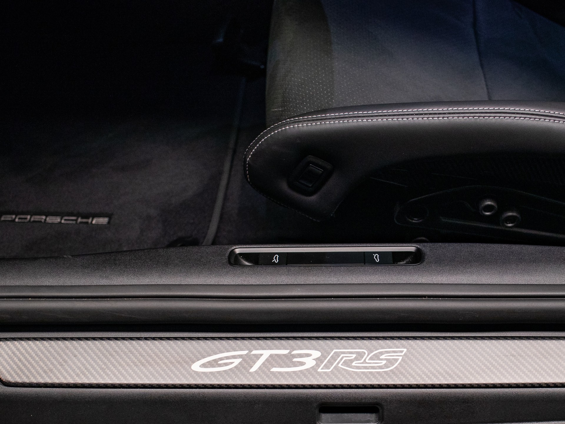 PORSCHE 911 GT3 RS-image-9