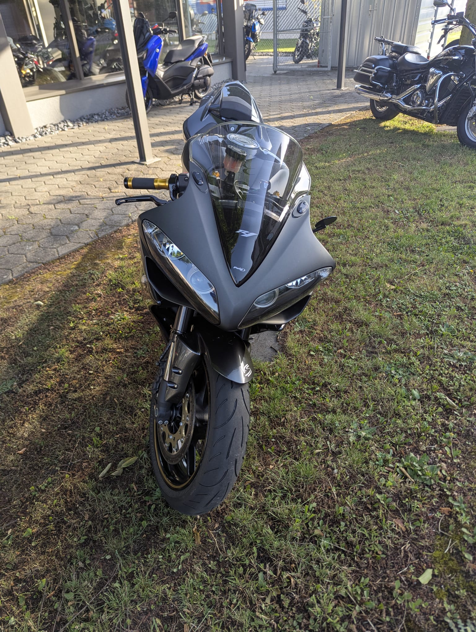 YAMAHA YZF-R1-image-4