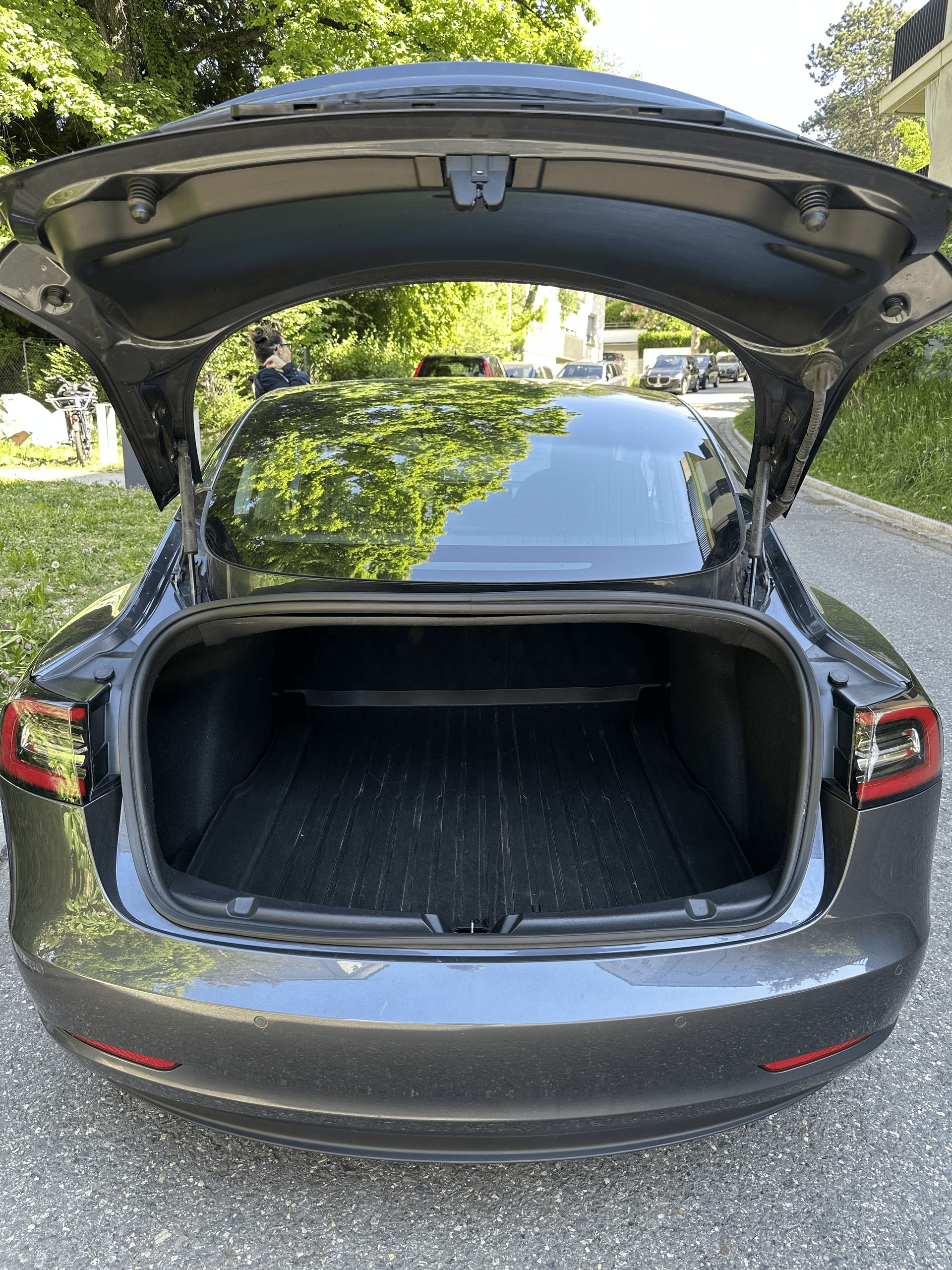 TESLA Long Range Dual Motor AWD-image-8