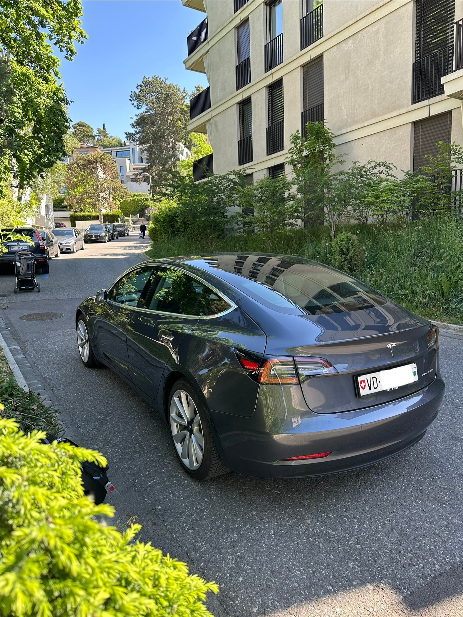 TESLA Long Range Dual Motor AWD-image-4