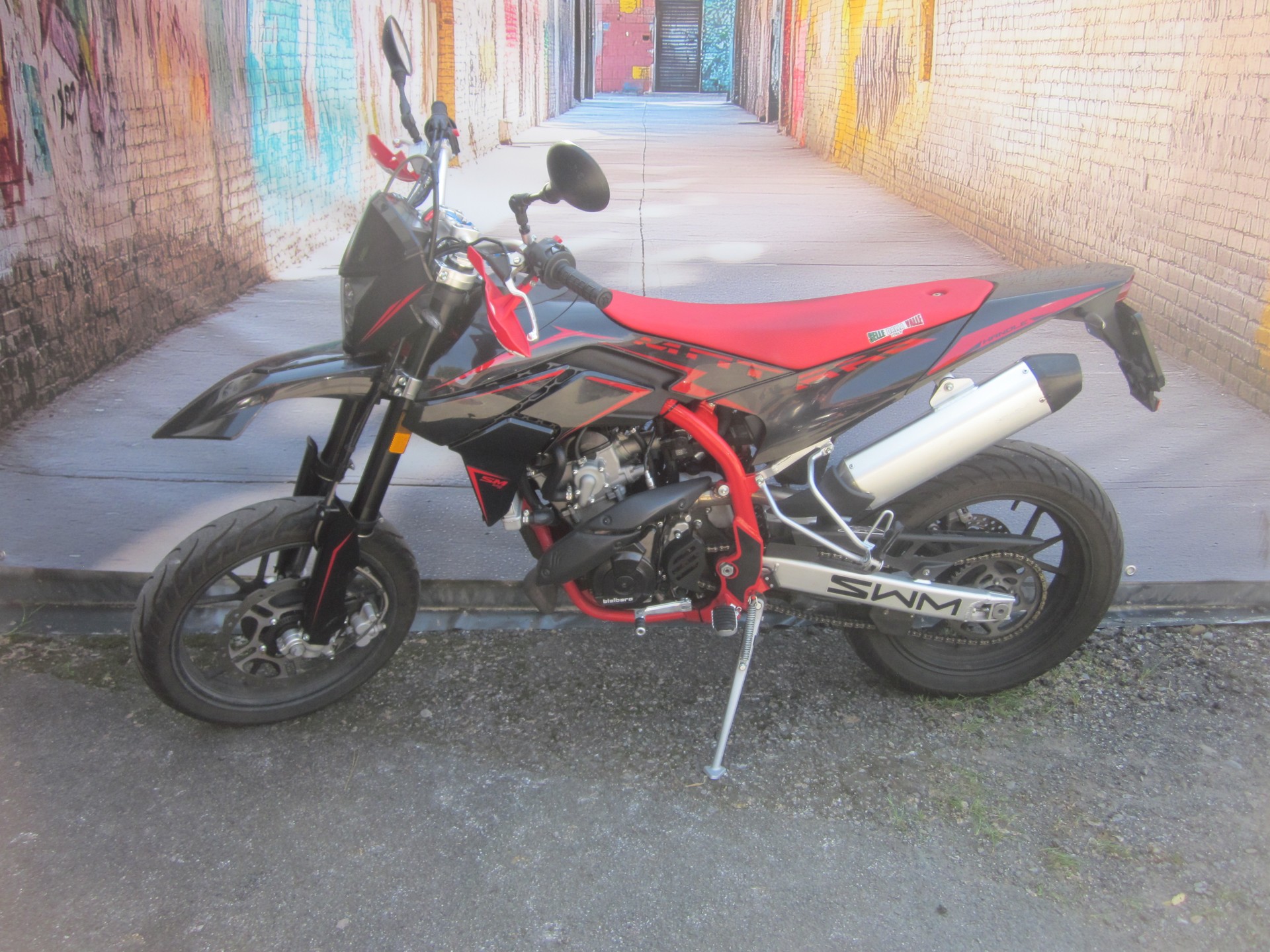 SWM 125-image-1