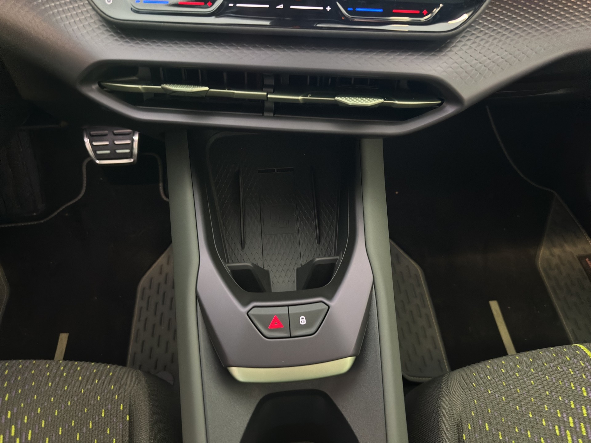 CUPRA Raval 52 kWh VZ Extreme Launch Edition-image-20