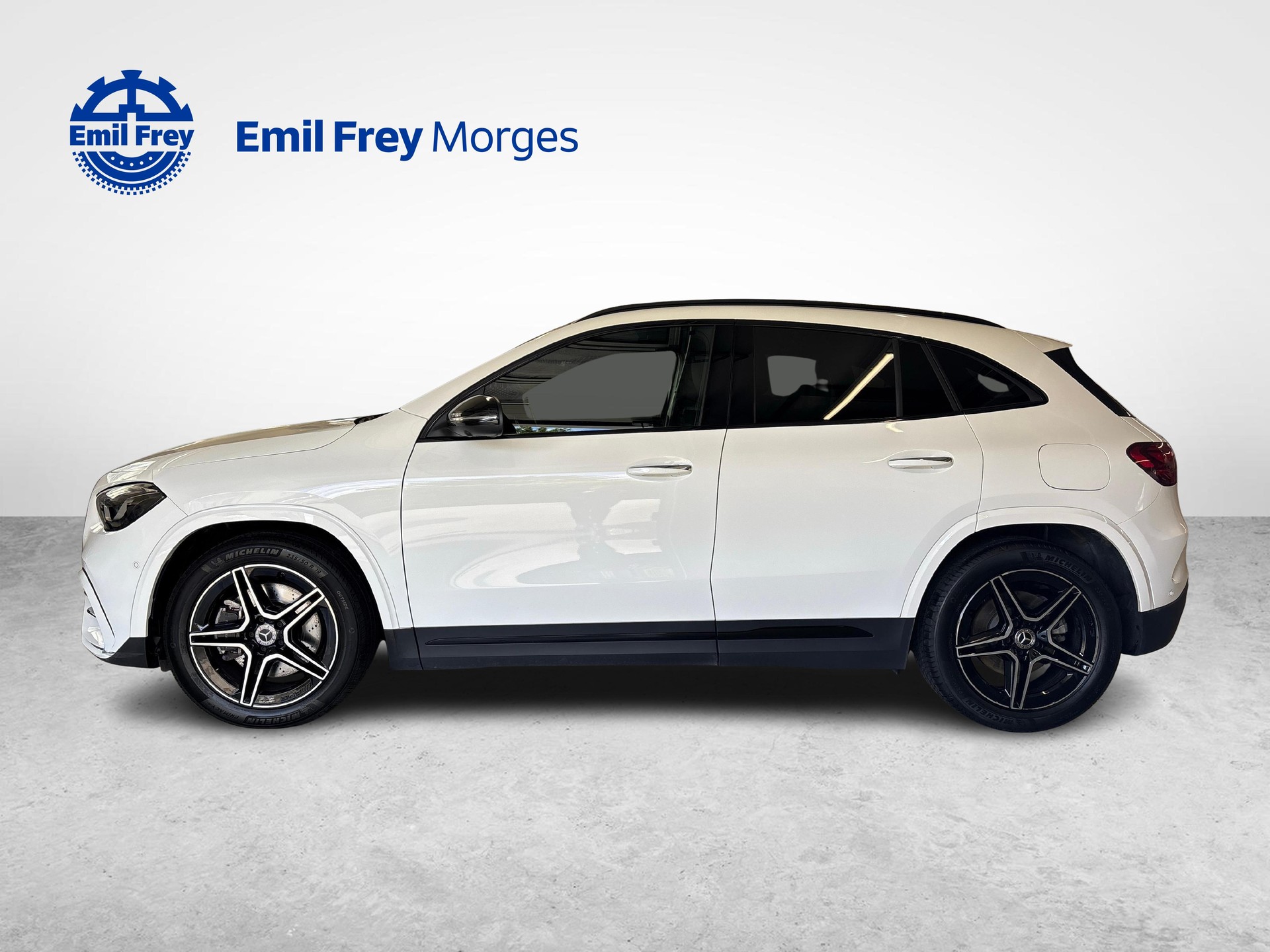 MERCEDES-BENZ GLA 250 AMG Line 4matic-image-5