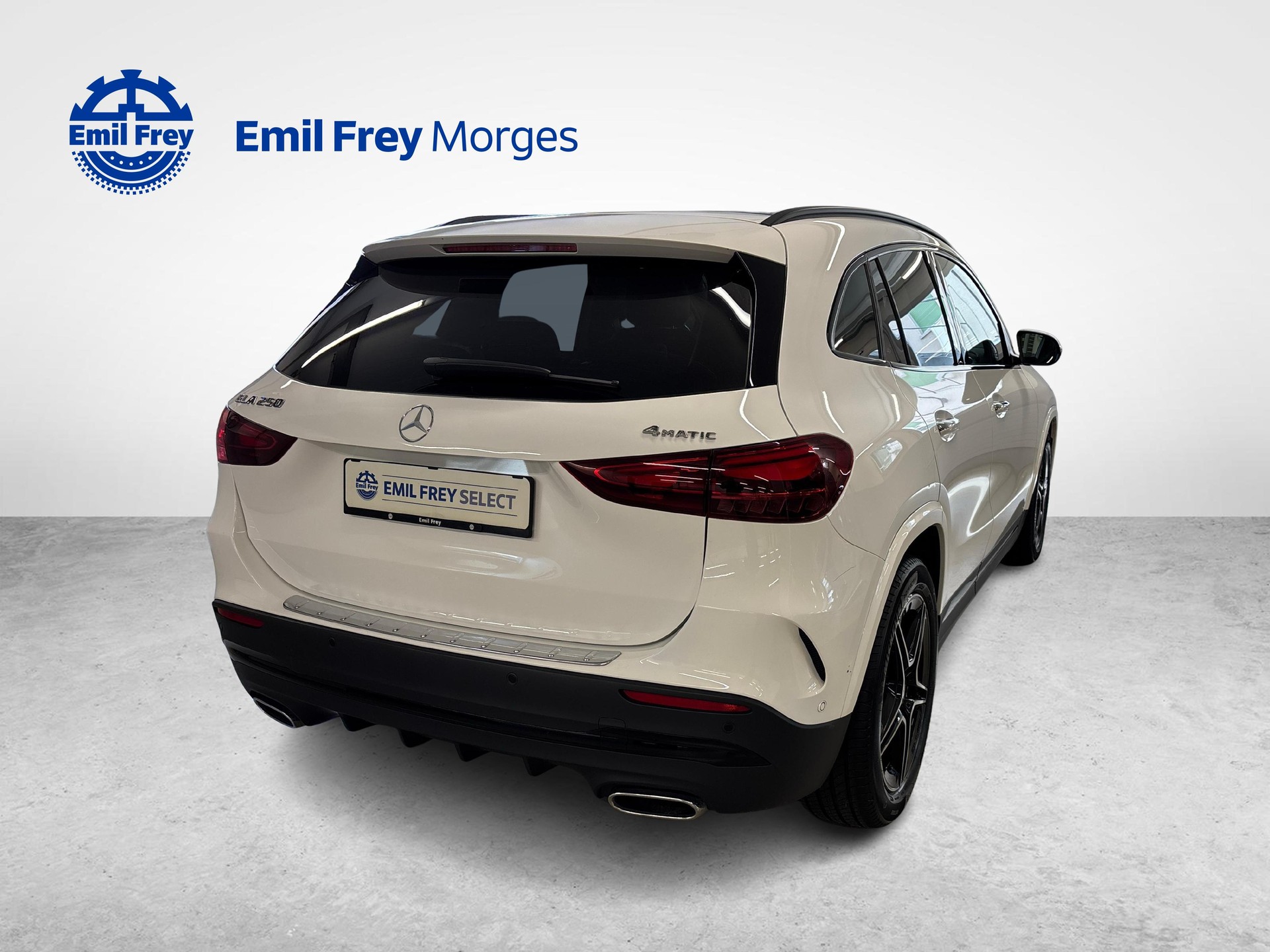 MERCEDES-BENZ GLA 250 AMG Line 4matic-showroom-element-2