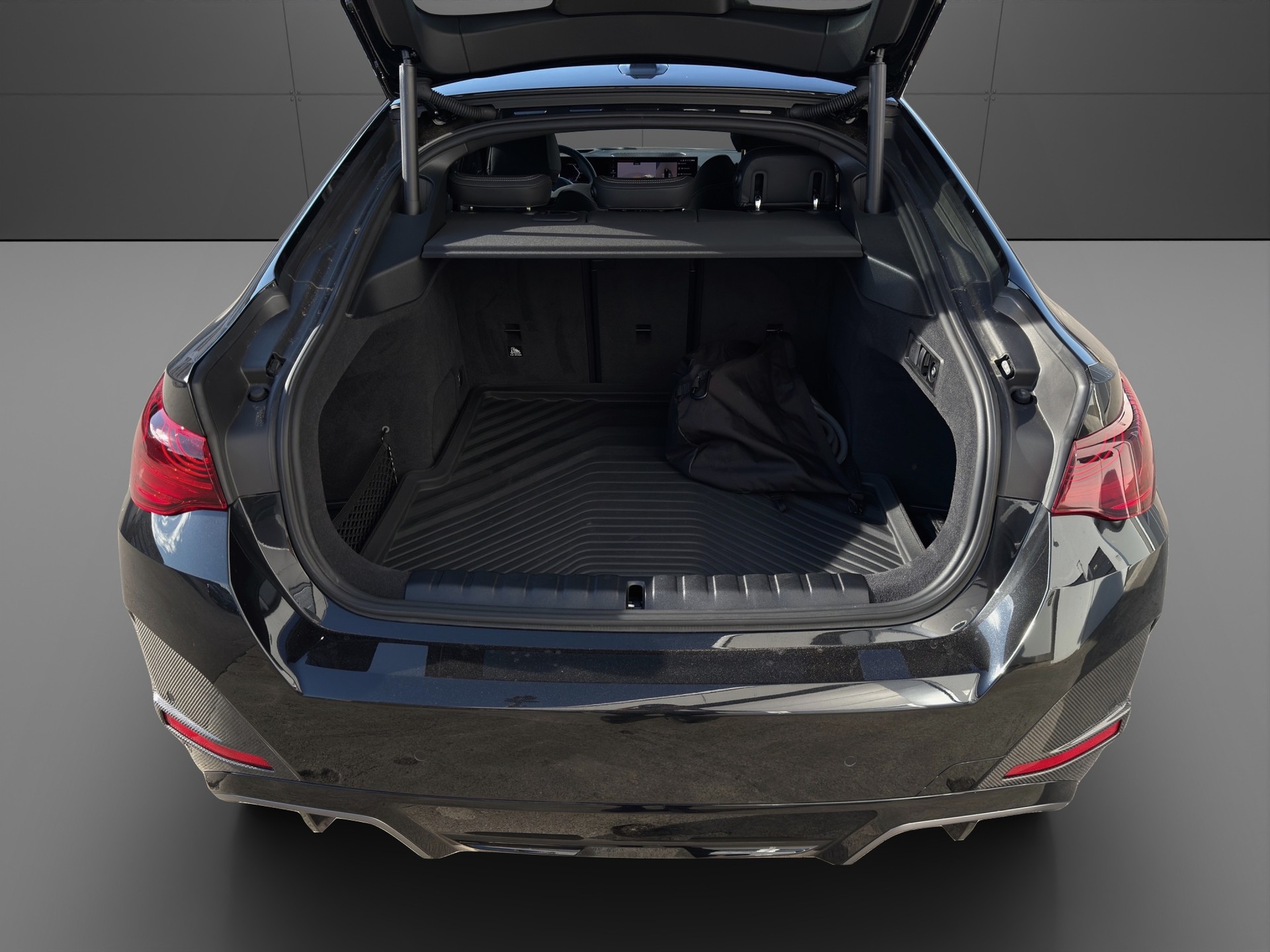 BMW i4 M50 M Sport Pro-showroom-element-3