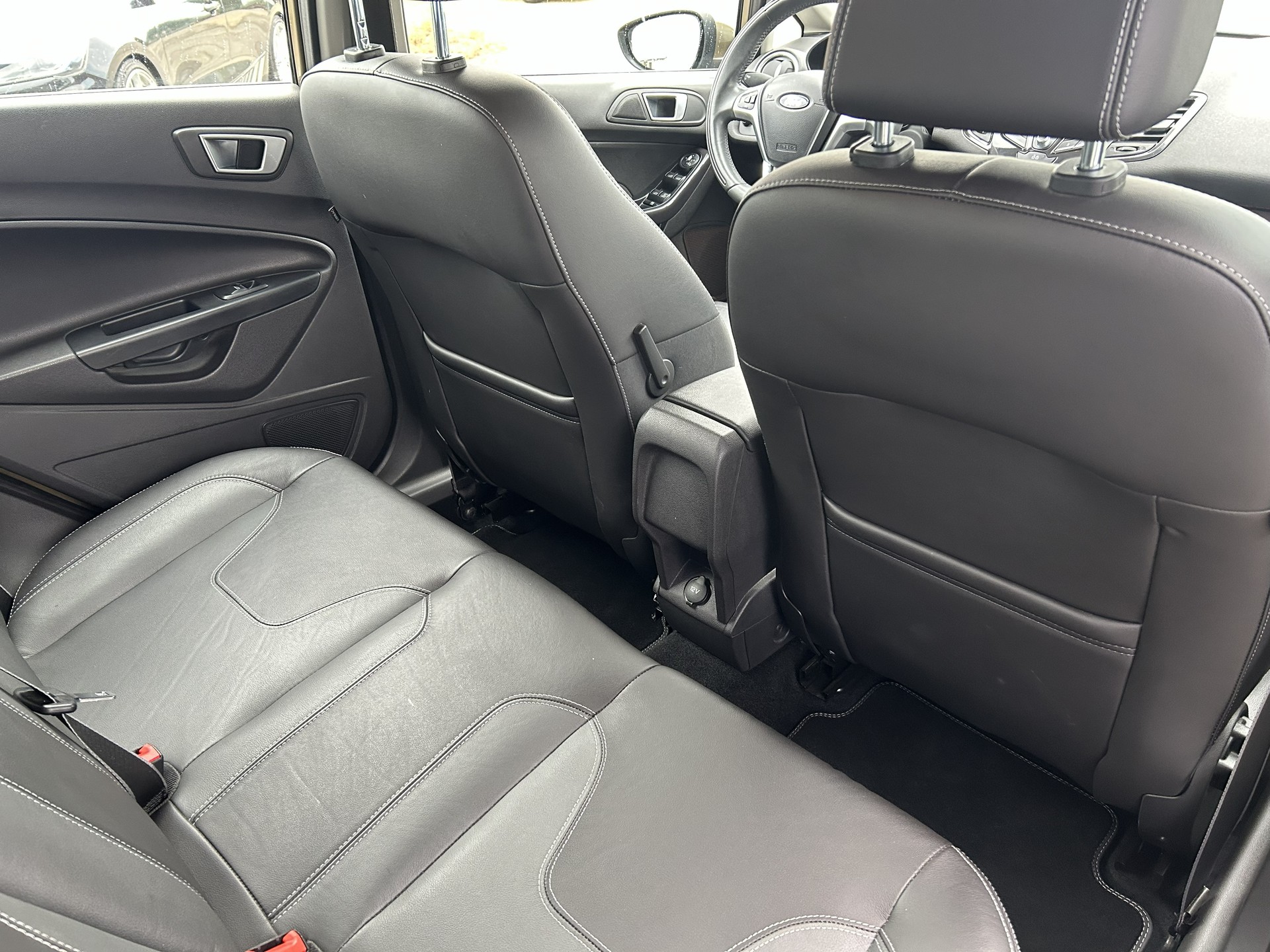FORD Fiesta 1.0 SCTi Titanium X PowerShift-image-4