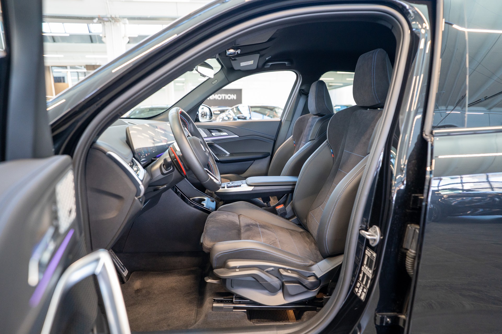 BMW X1 M35i M Sport Pro / 360°Kamera / HeadUp / Harman/Kardon-image-8