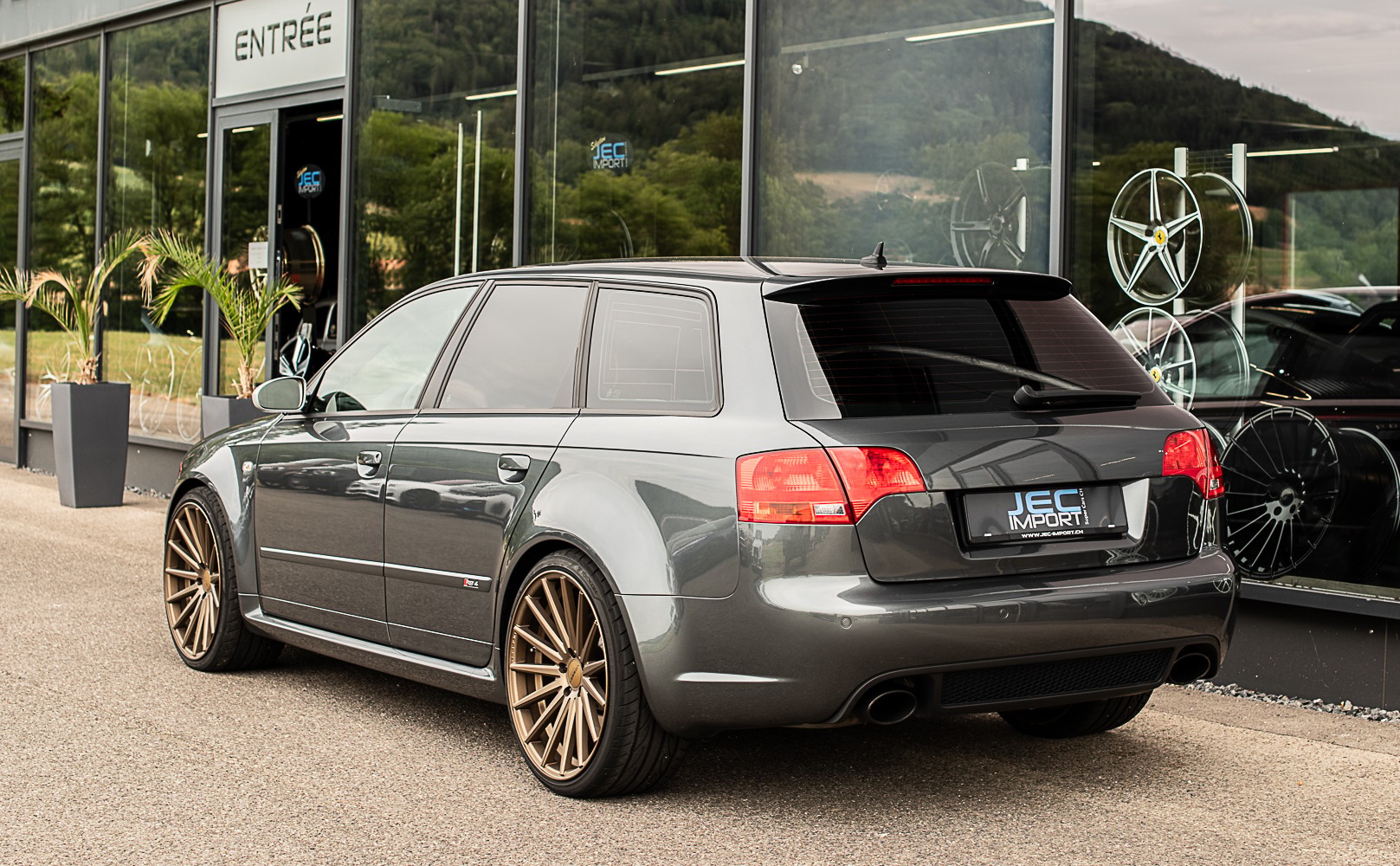 AUDI RS4 Avant 4.2 V8 quattro-showroom-element-3