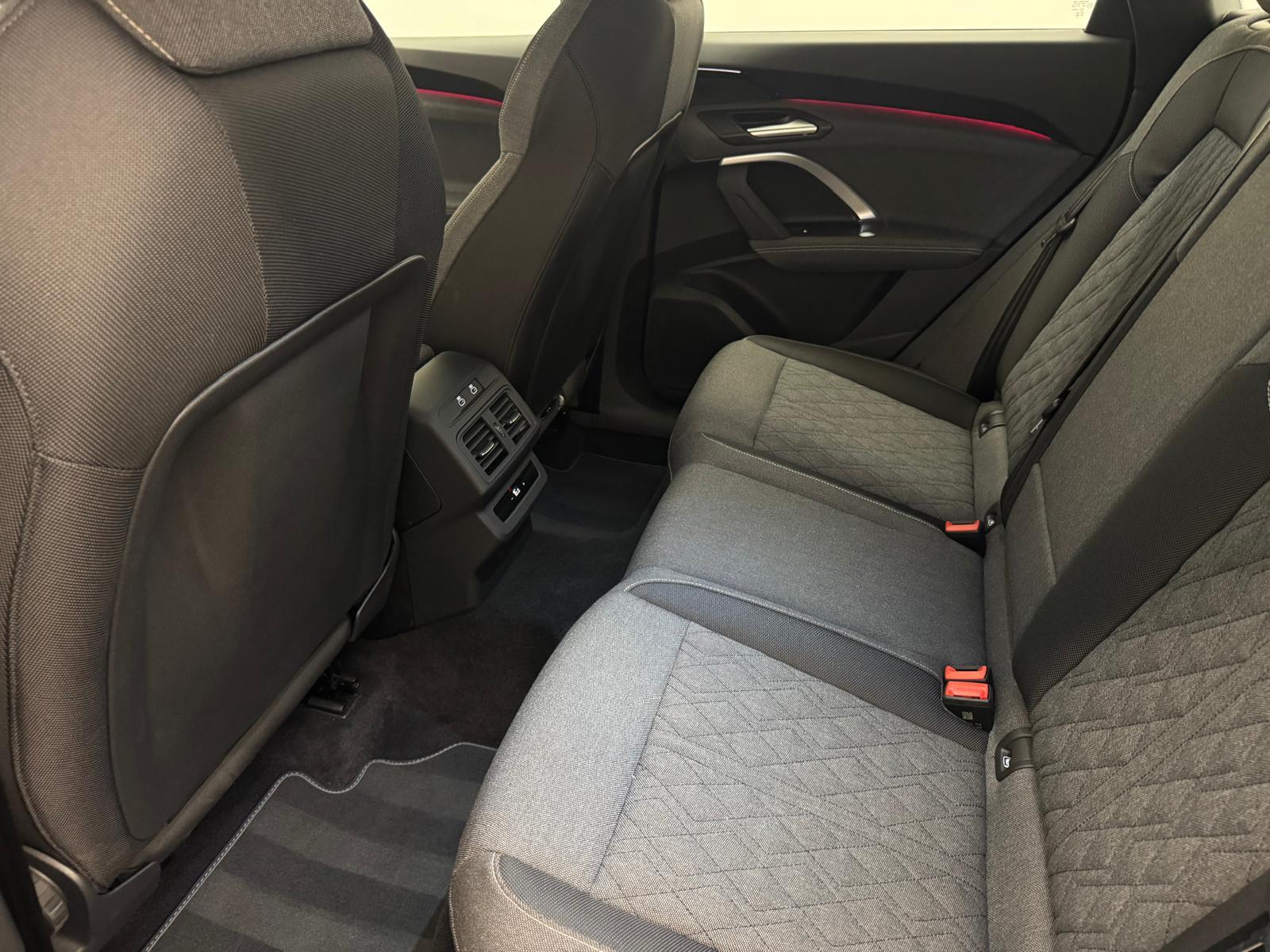 AUDI Q5 SUV 2.0 TDI quattro S-Tronic-image-12