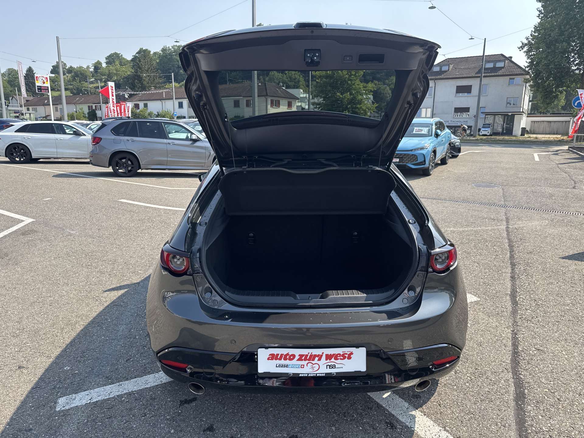 MAZDA 3 Hatchback SKYACTIV-X MHybrid 186 Revolution AWD Automat-image-7