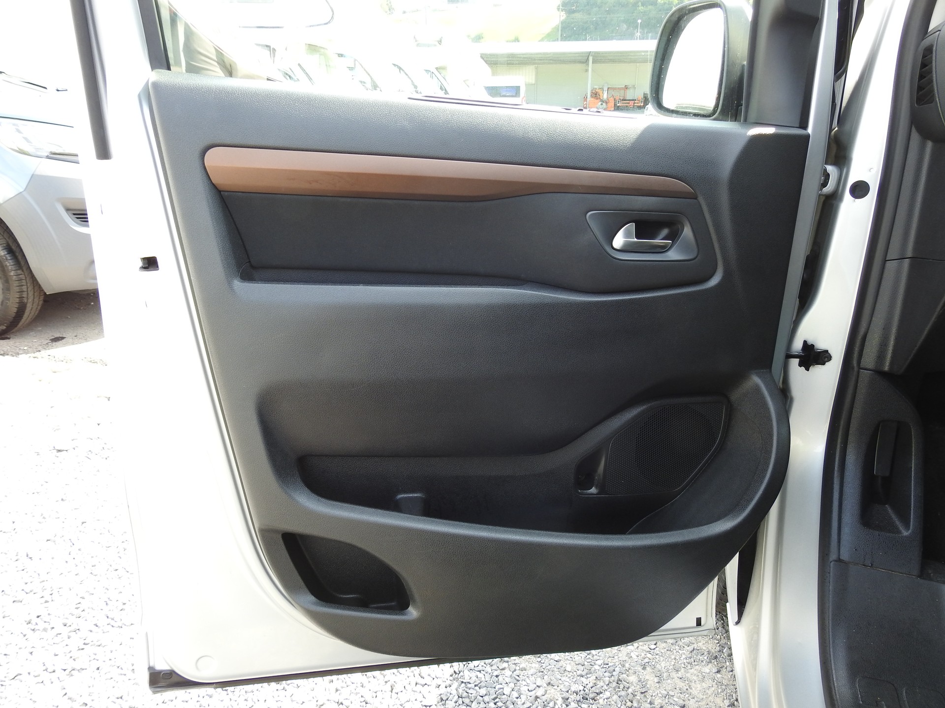 TOYOTA Proace Verso 2.0 D-4D Family L1 Automatic-image-11