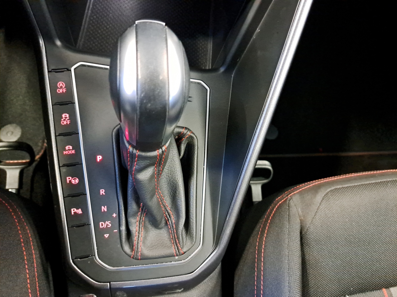 VW Polo 2.0 TSI GTI DSG-image-12