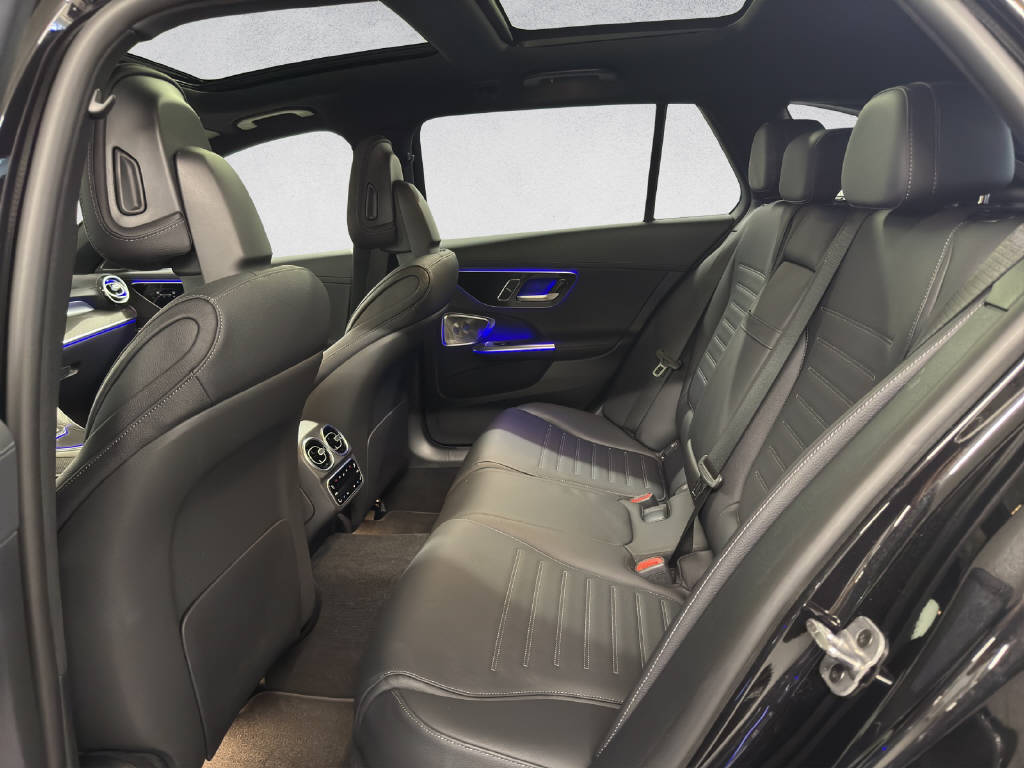 MERCEDES-BENZ C 300 de AMG Line 4Matic T-Modell-image-12
