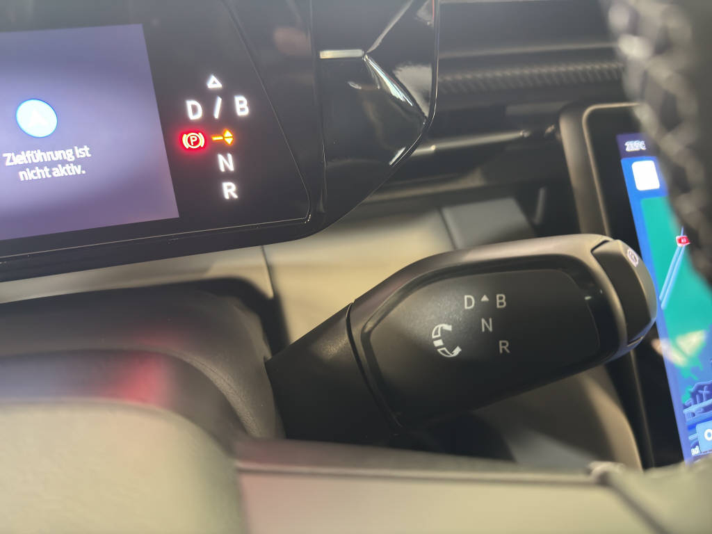 FORD Capri Extended Range Premium AWD-image-15