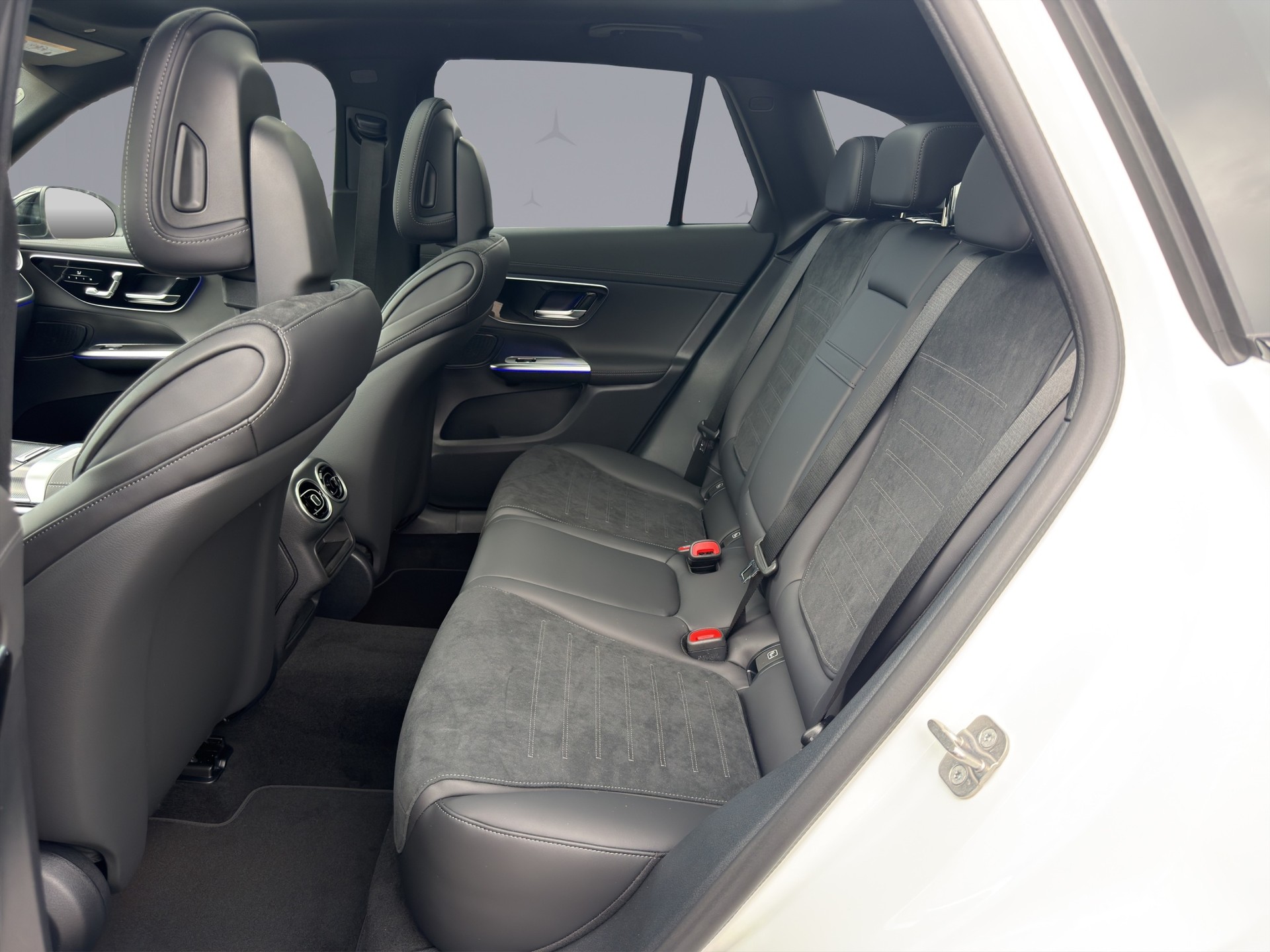 MERCEDES-BENZ GLC 220 d AMG Line 4matic-image-10