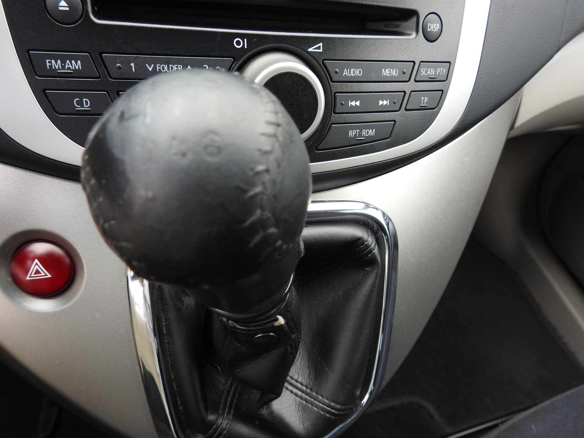 MITSUBISHI Grandis 2.0 16V DID Swiss Edition-image-20