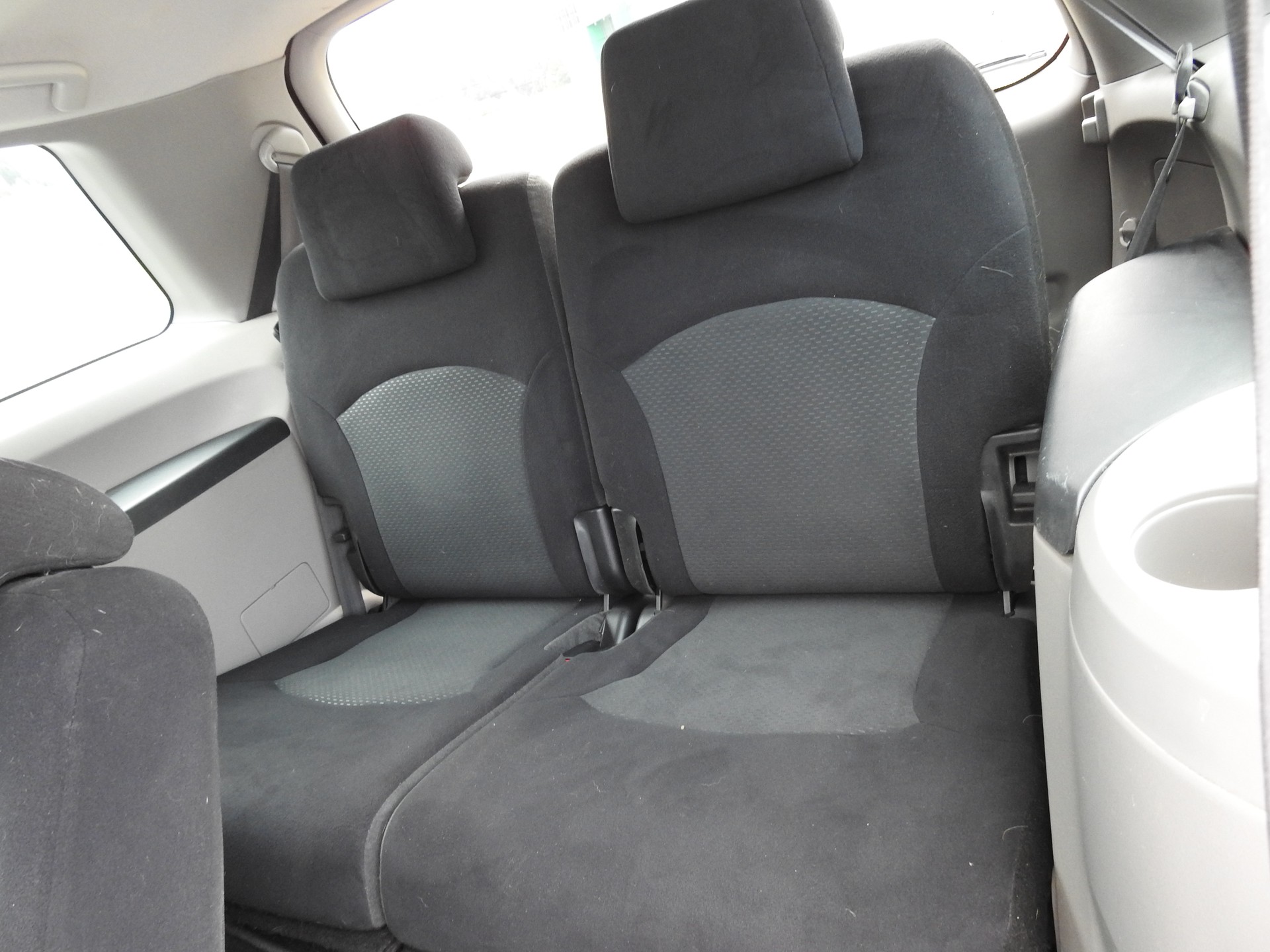 MITSUBISHI Grandis 2.0 16V DID Swiss Edition-image-14