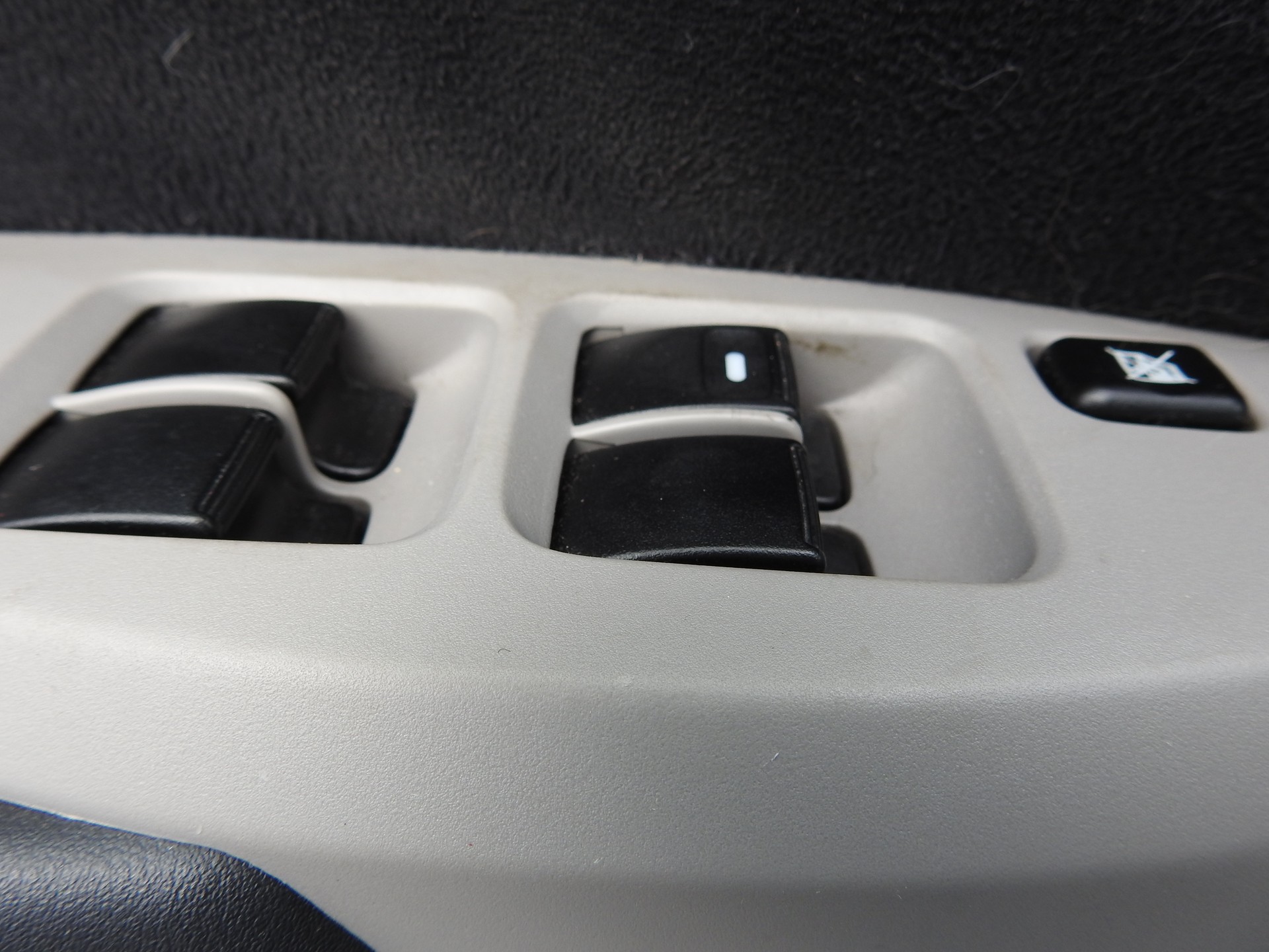 MITSUBISHI Grandis 2.0 16V DID Swiss Edition-image-23
