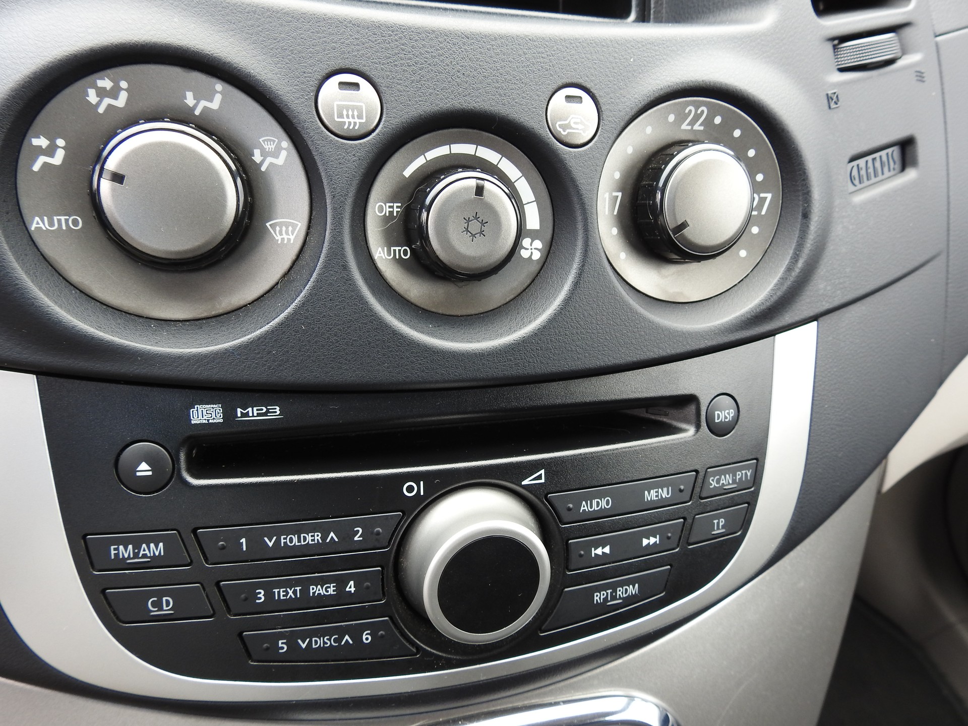 MITSUBISHI Grandis 2.0 16V DID Swiss Edition-image-21