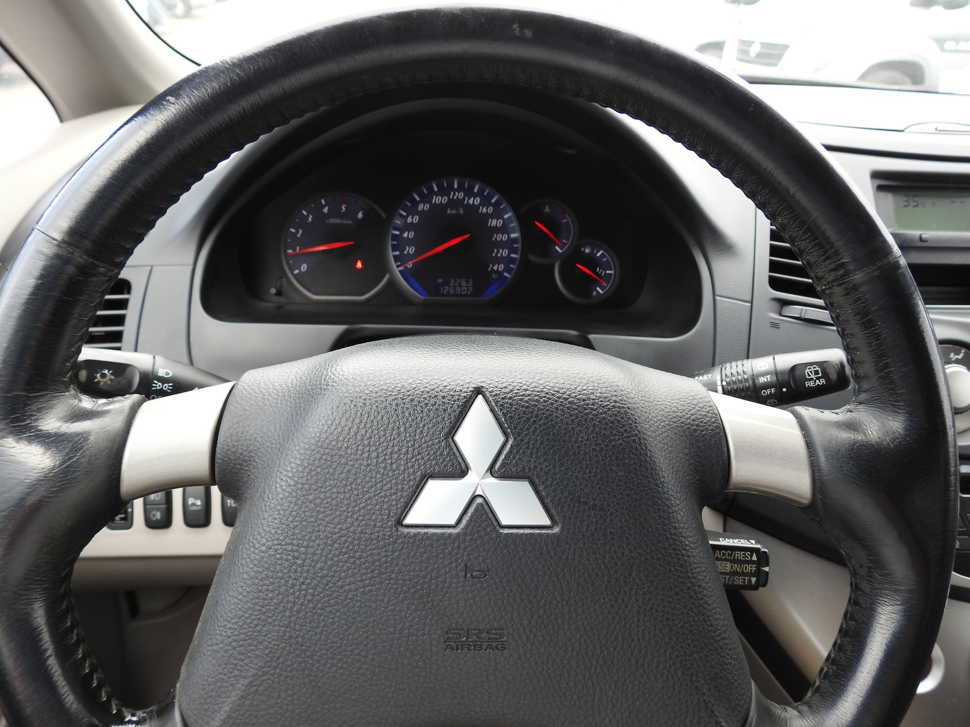 MITSUBISHI Grandis 2.0 16V DID Swiss Edition-image-26