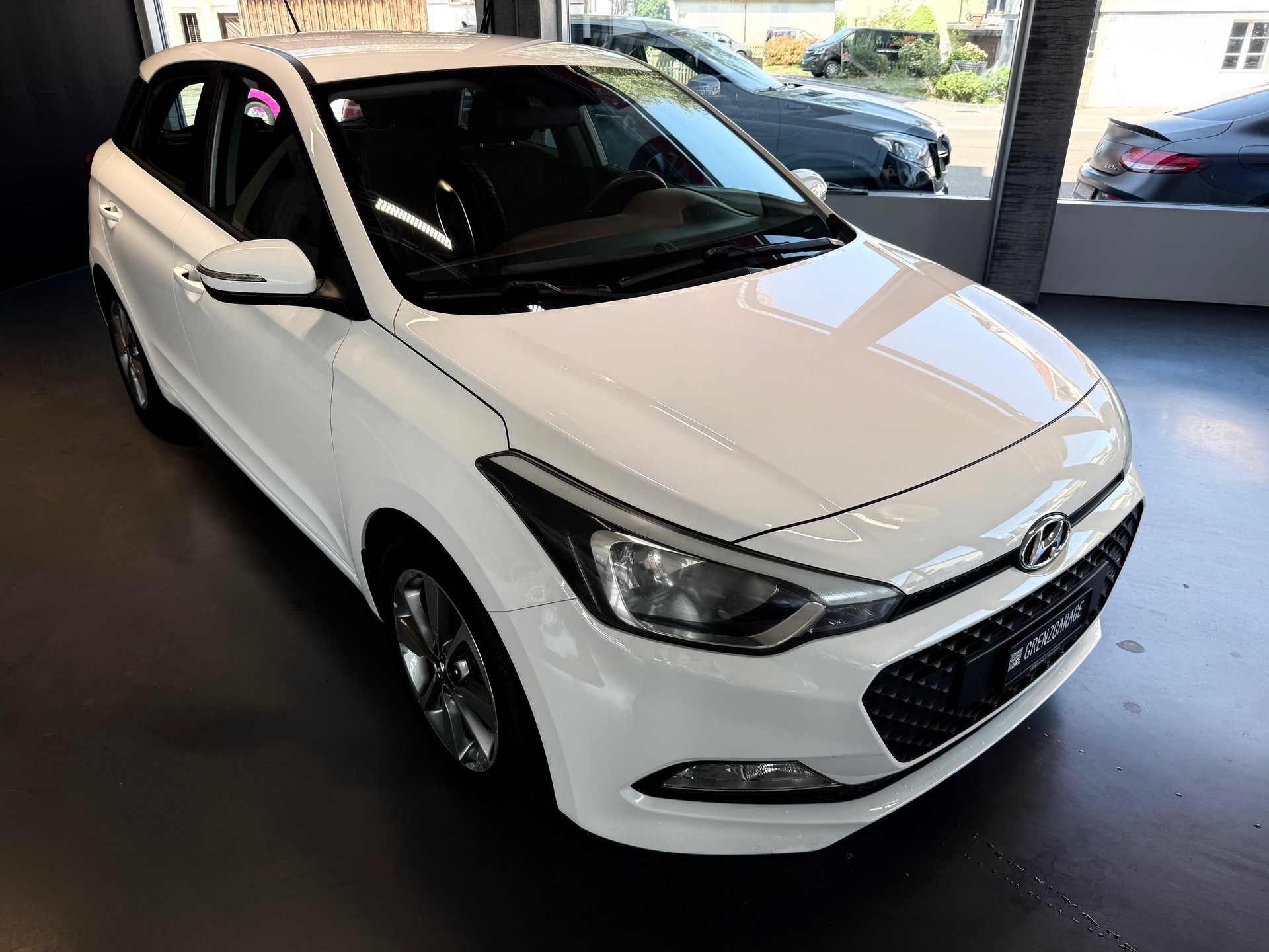 HYUNDAI i20 1.4 Vertex Automatic-showroom-element-1