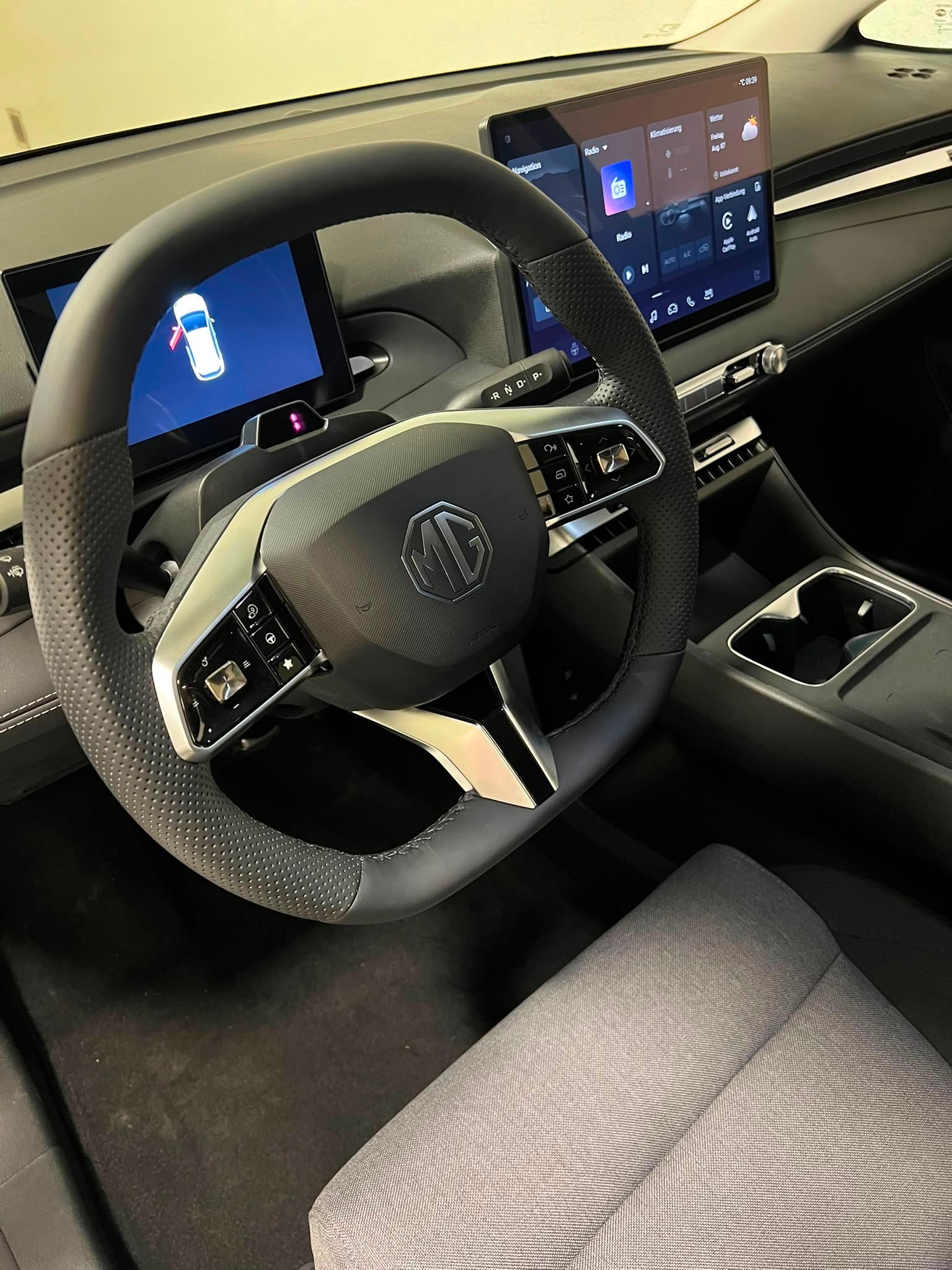 MG 4 EV Urban 54kWh Premium-image-6