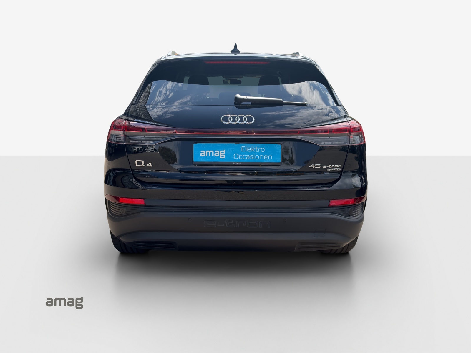 AUDI Q4 e-tron 45 quattro-showroom-element-3