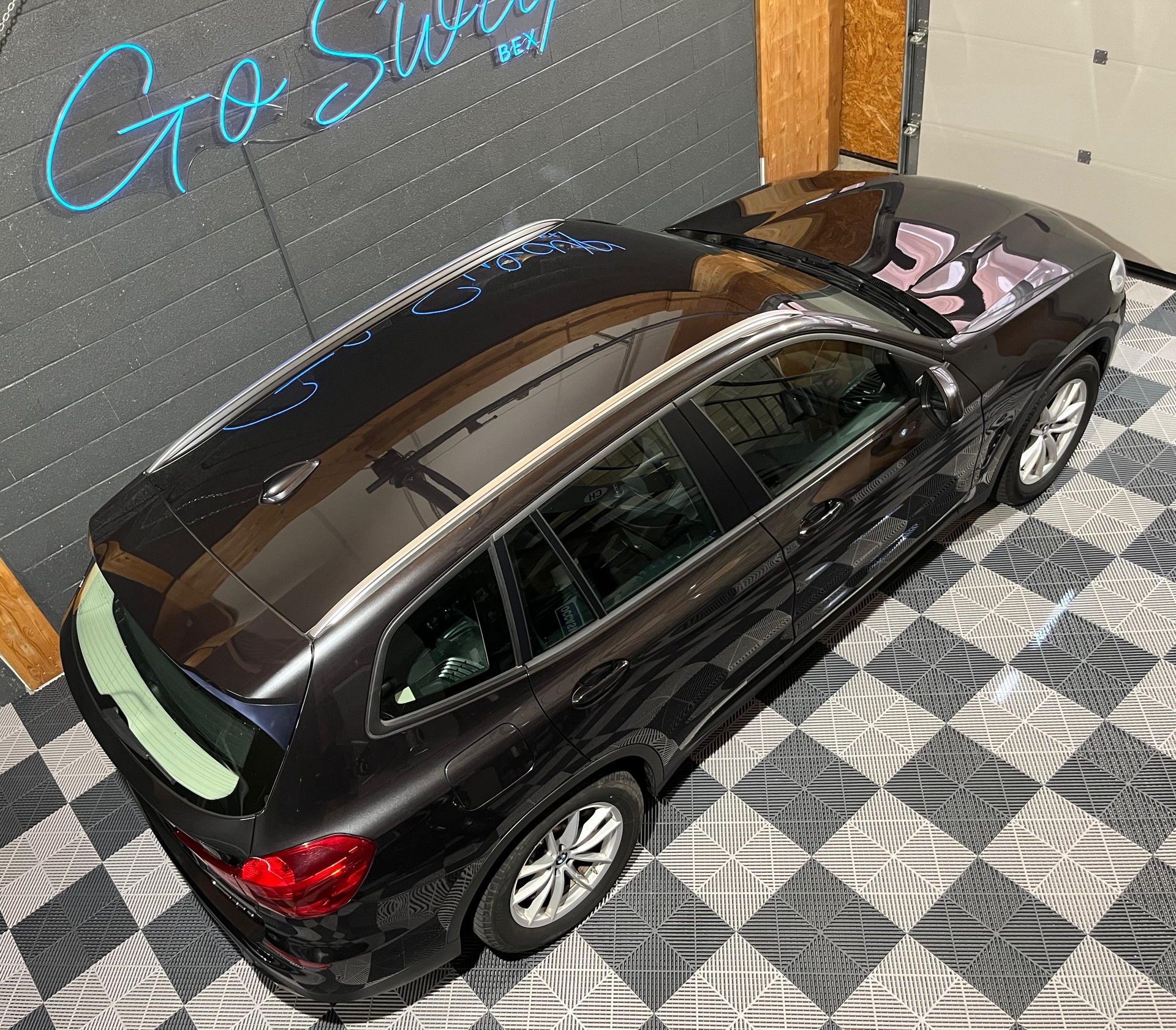 BMW X3 xDrive 30e-showroom-element-1