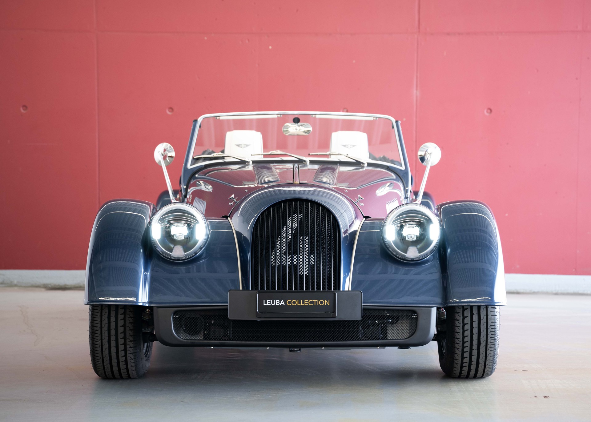 MORGAN Plus Four 2.0 Bespoke (MY 26, Swiss new car, 1 of 1 configuration, Prussian Blue Porsche metallic, 30-month warranty)-showroom-element-2