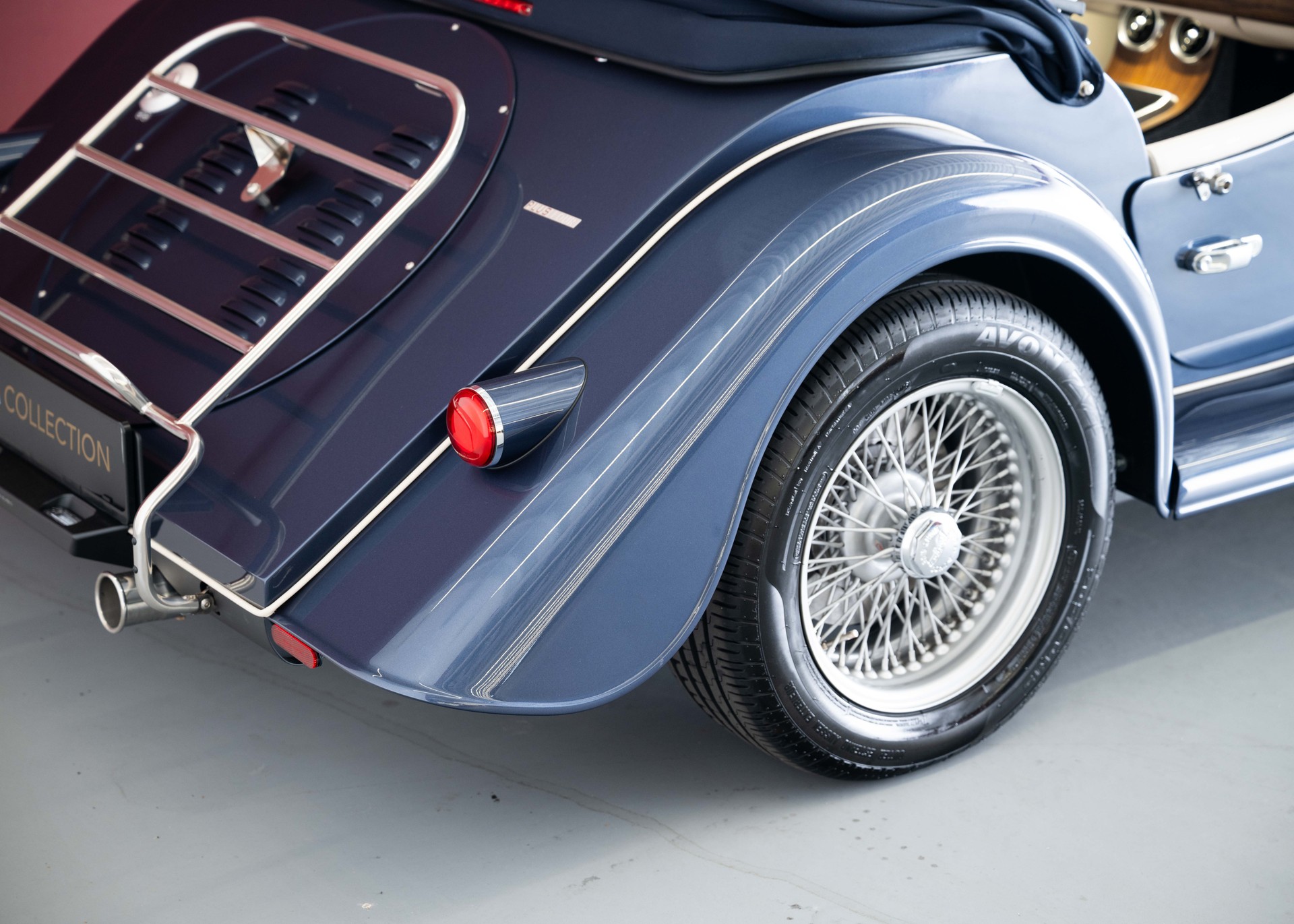 MORGAN Plus Four 2.0 Bespoke (MY 26, Swiss new car, 1 of 1 configuration, Prussian Blue Porsche metallic, 30-month warranty)-image-15