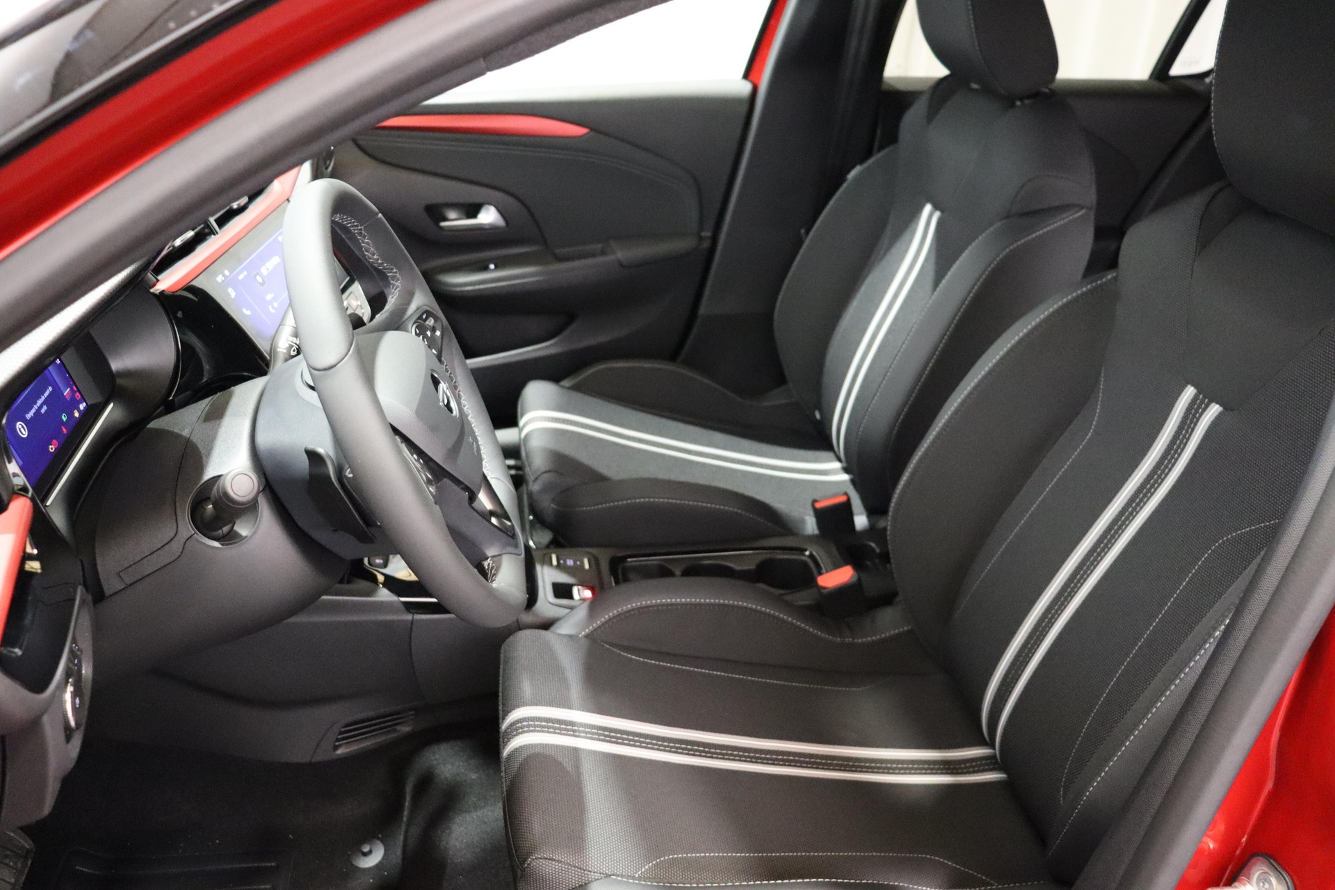 OPEL Corsa 1.2 T Hybrid Sporthilfe-showroom-element-3
