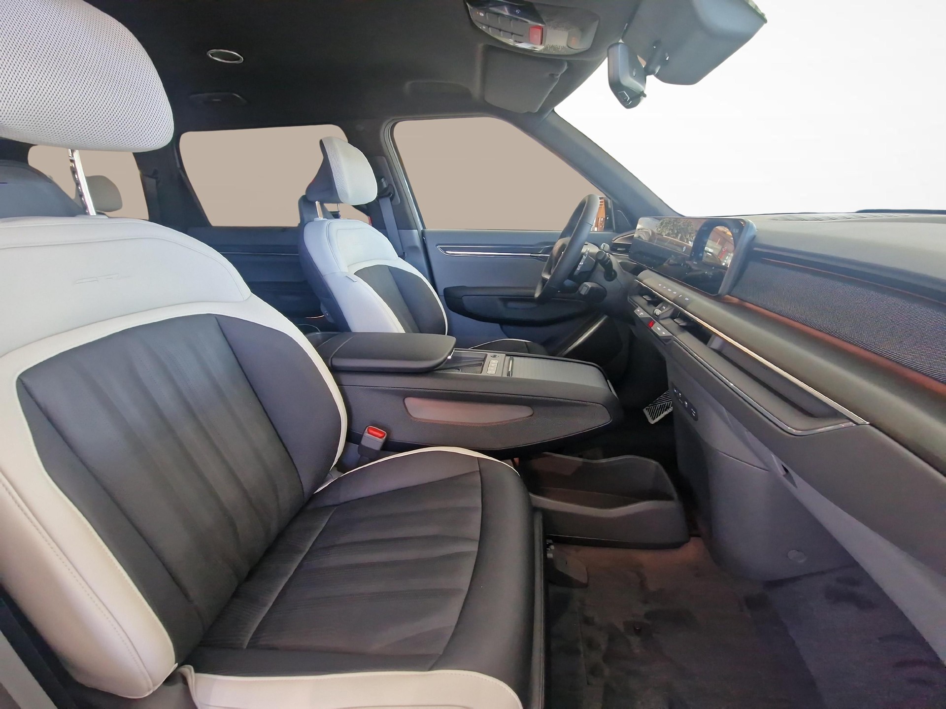 KIA EV9 99.8 kWh GT-Line 4x4-image-9